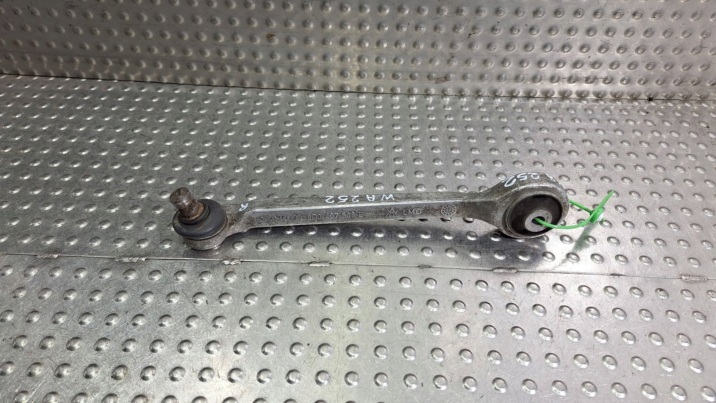 arm right front upper OE 8D0407508E AUDI A4 B6 A6 C5 PASSAT B5 SUPERB and