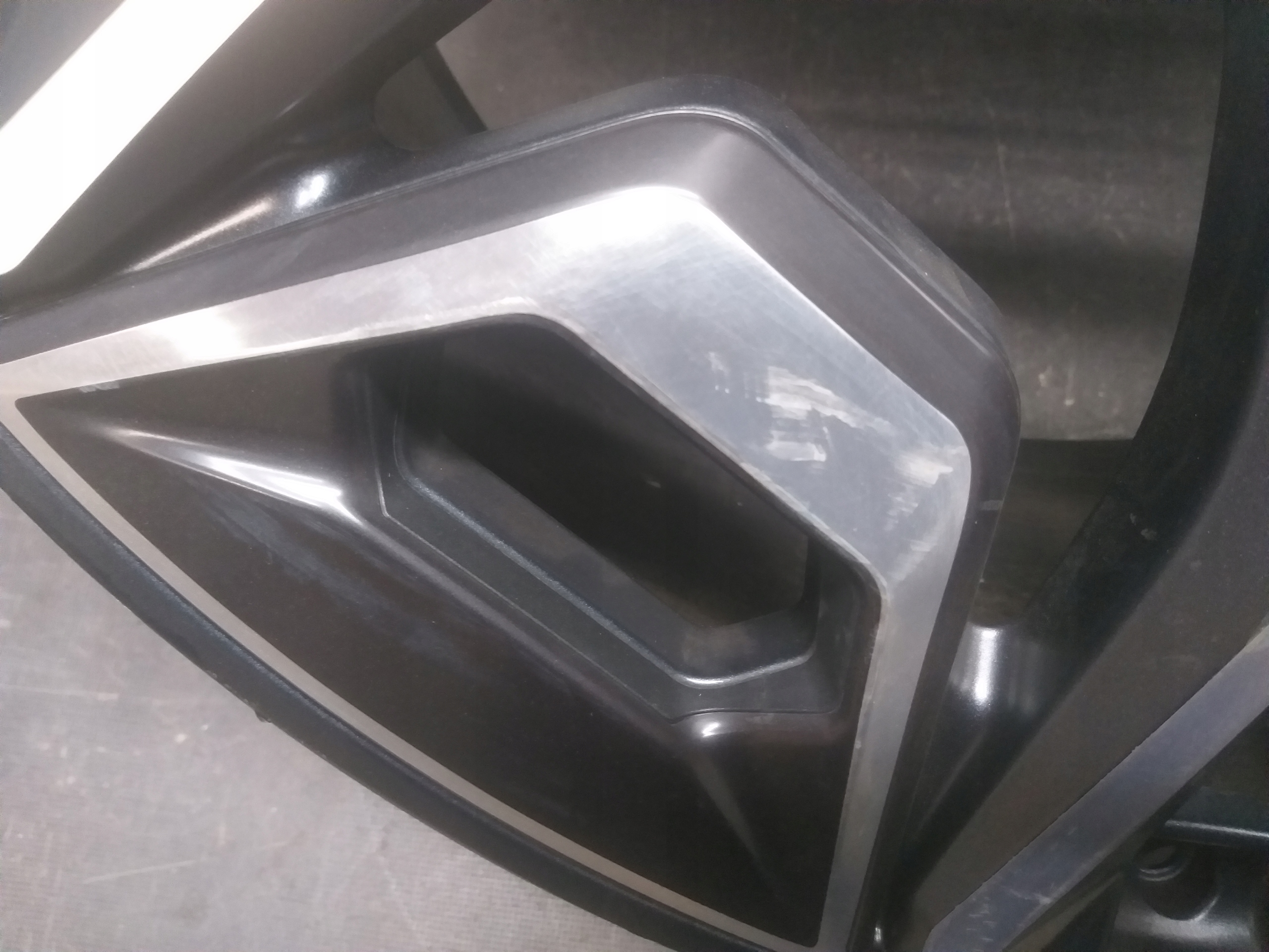disk hliníkový BMW 9,5J 22" ET37 5X112