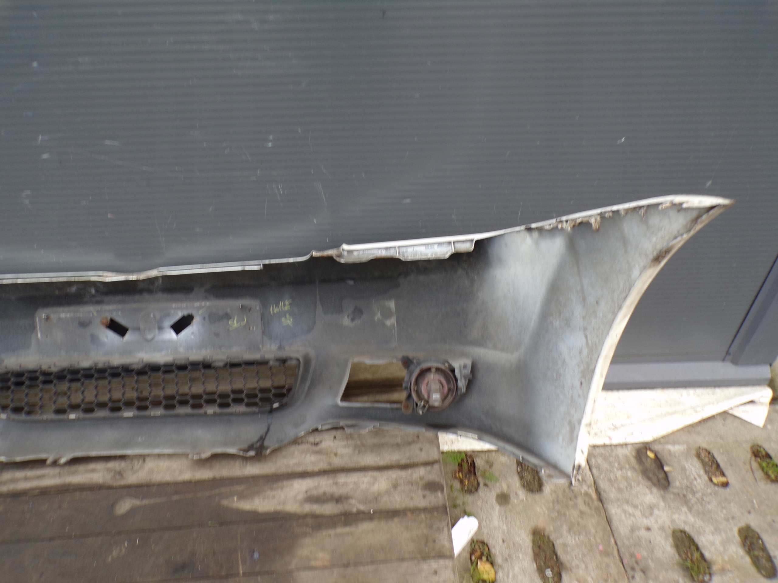 front bumper front TOYOTA COROLLA VERSO 2 II