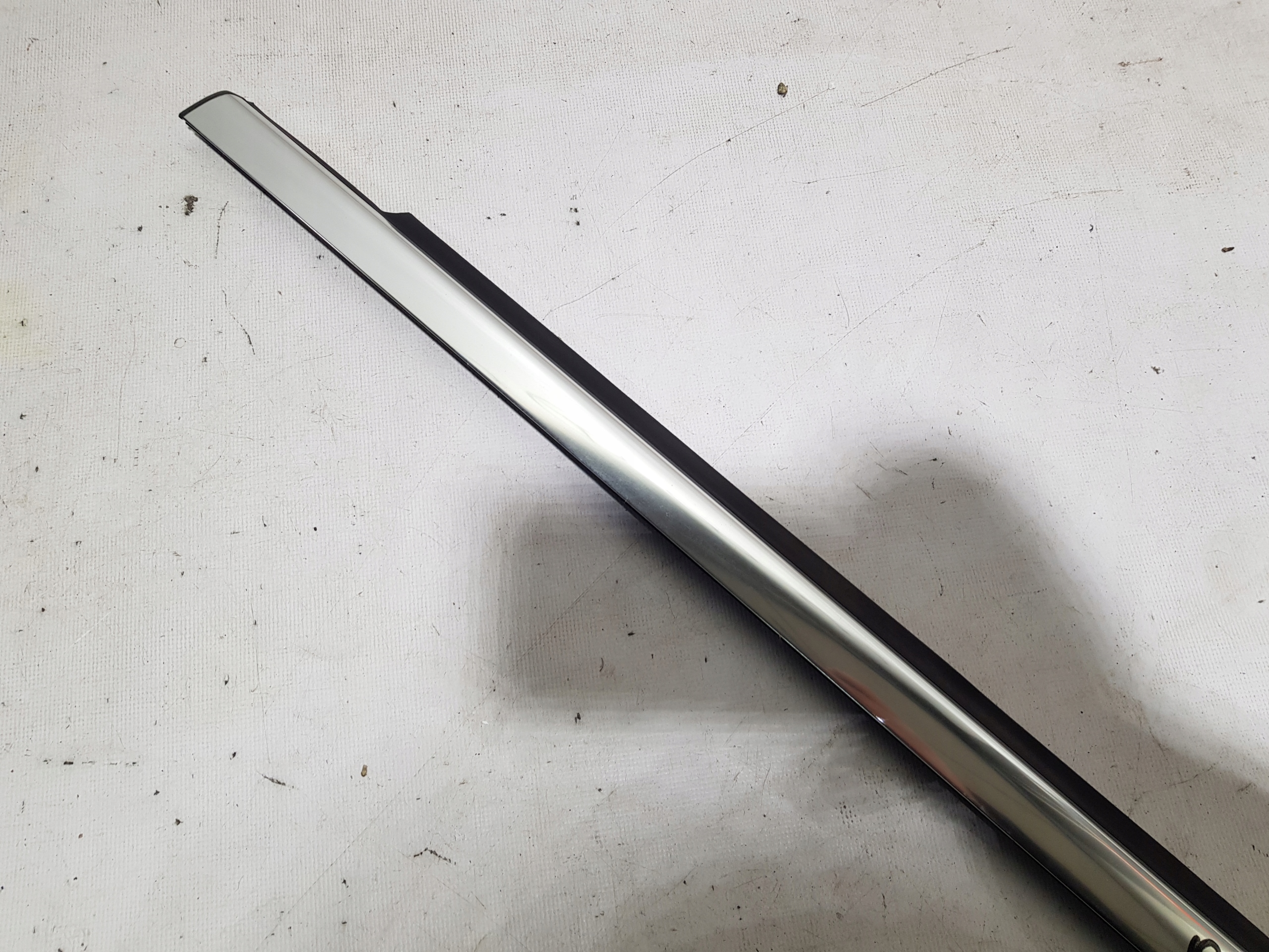 moulding door dust left rear part rear MERCEDES W251