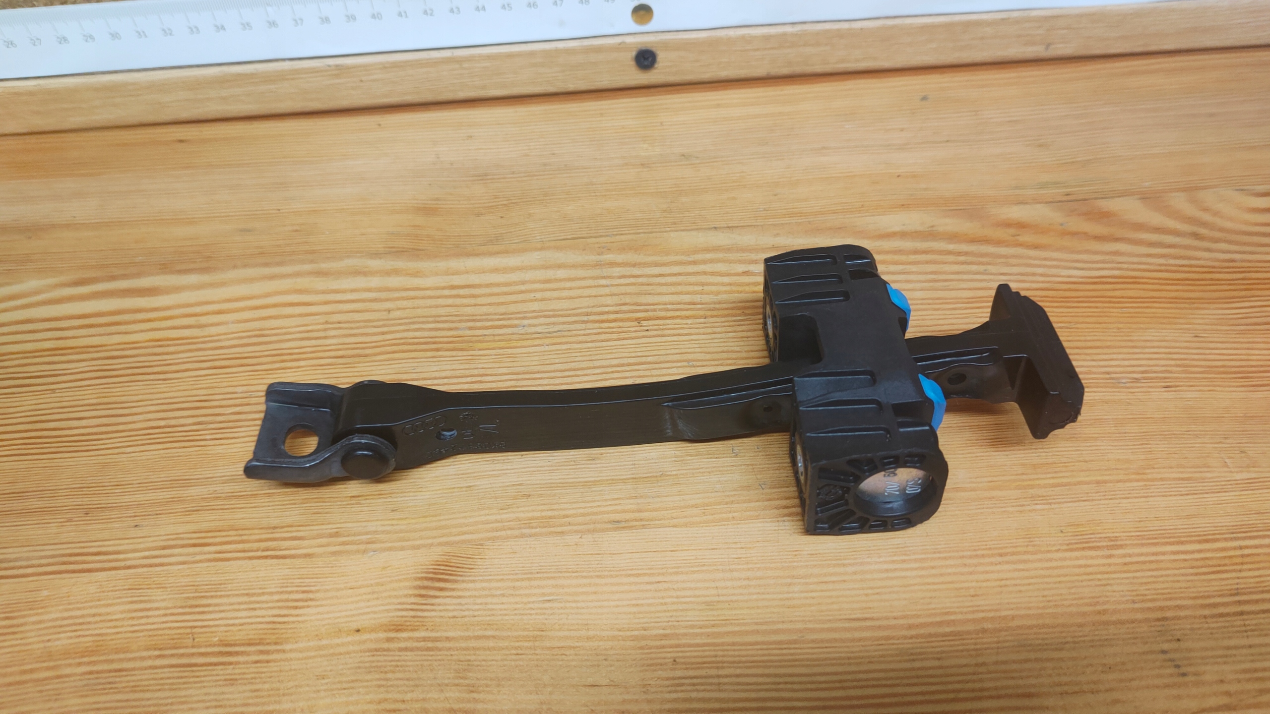 AUDI A4 Rs4 B8 РЕСТАЙЛІНГ 13- ОБМЕЖУВАЧ ДВЕРІ PRZODk0837249d