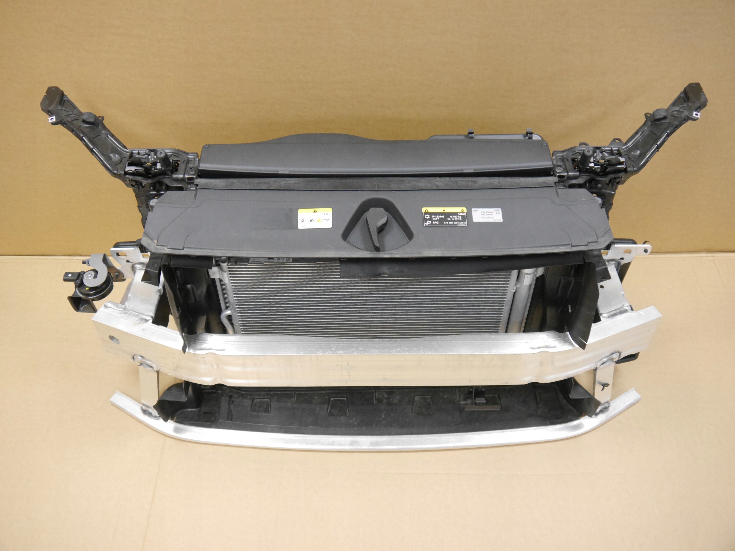 AUDI Q3 83A PAS PRZEDNI CHŁODNICE 40TFSI Numer katalogowy części AUDI Q3 83A PAS PRZEDNI CHŁODNICE 40TFSI