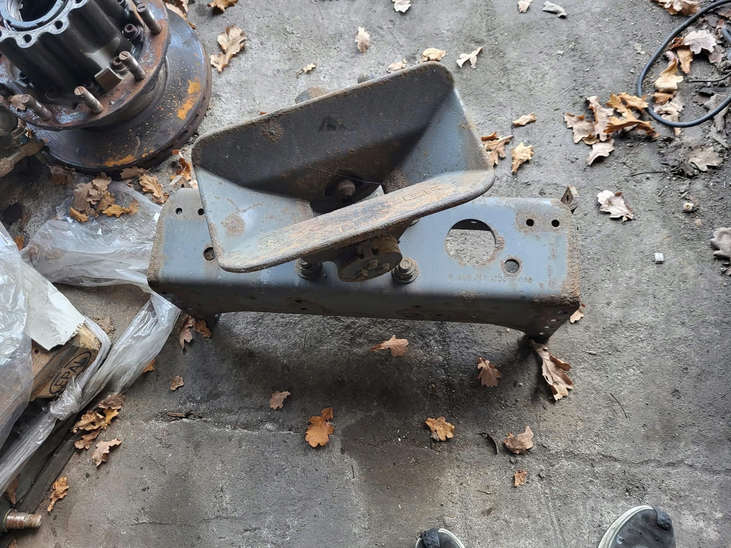 9413121135 - Mercedes Atego Actros Axor крюк