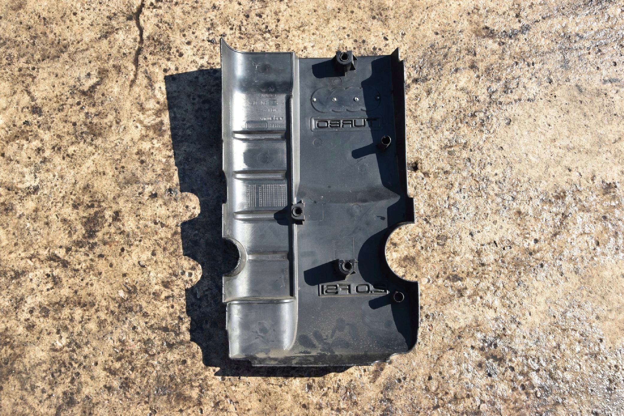 coperchio copertura motore AUDI A4 B7 A6 C6 06D103925A