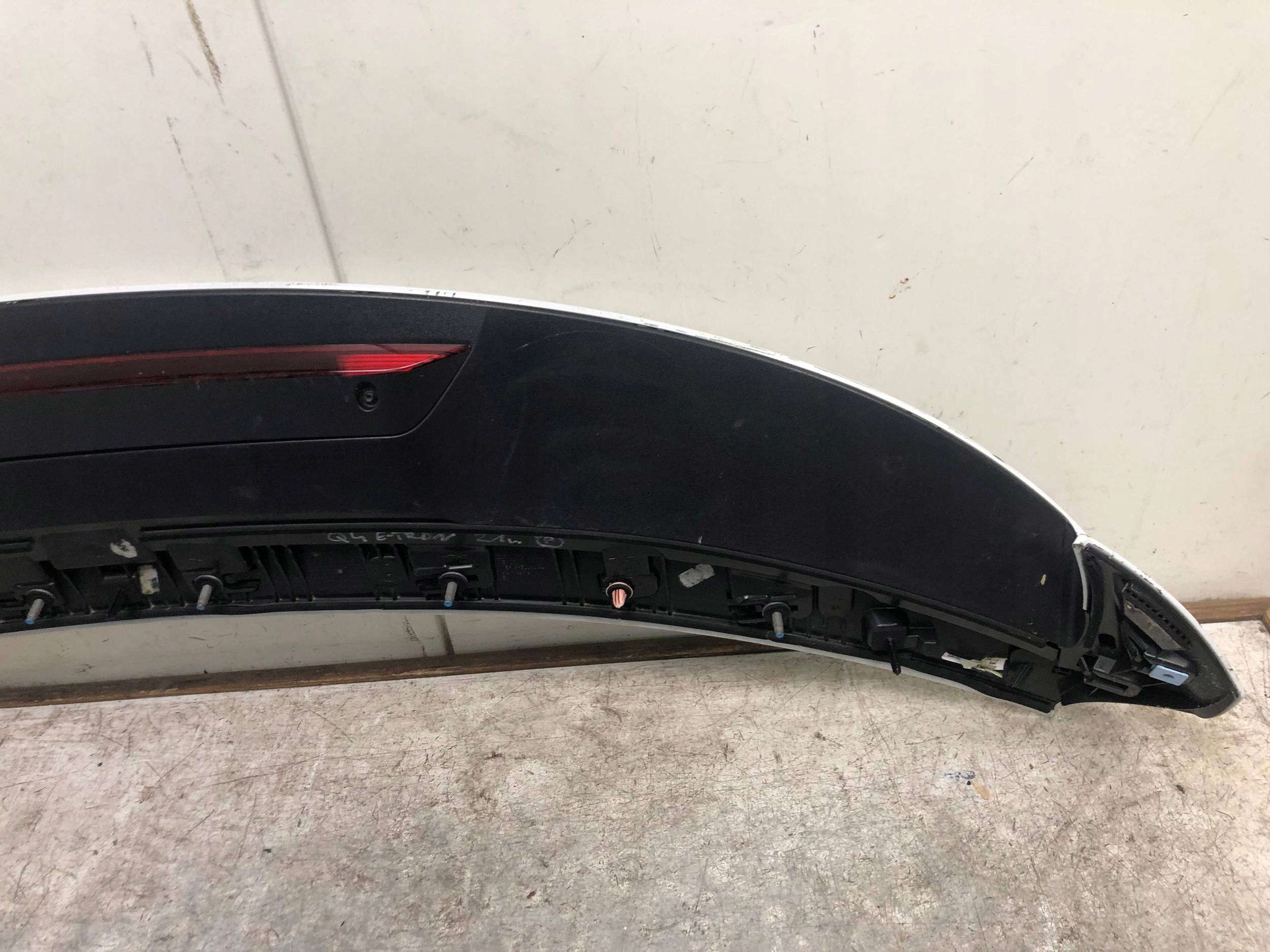 spoiler LOTKA bonnet boot AUDI Q4 E-TRON 89E827933
