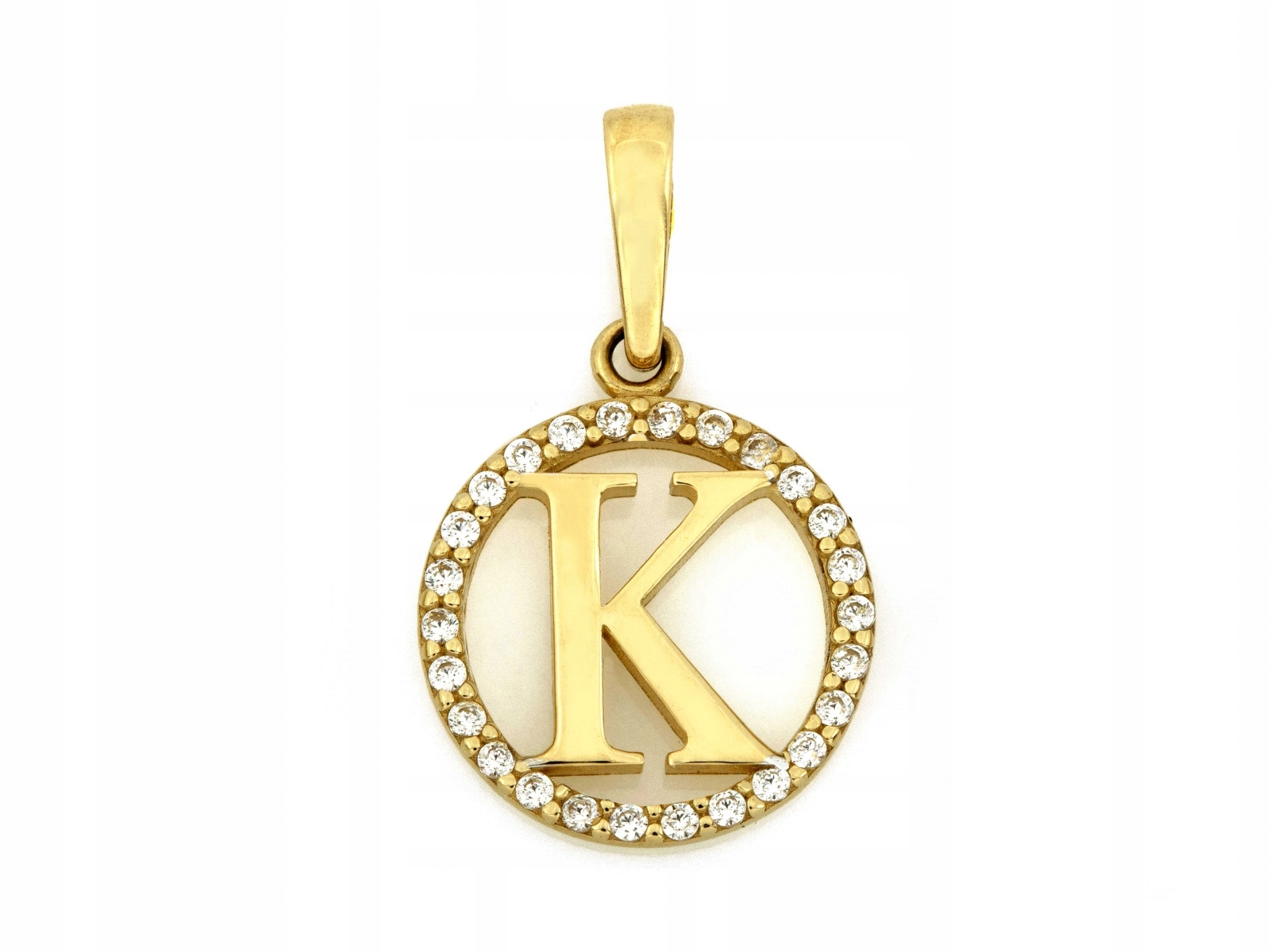 Zlatý přívěsek 585 kulatý s písmenem K, bílé zirkony jako dárek 1.04 g