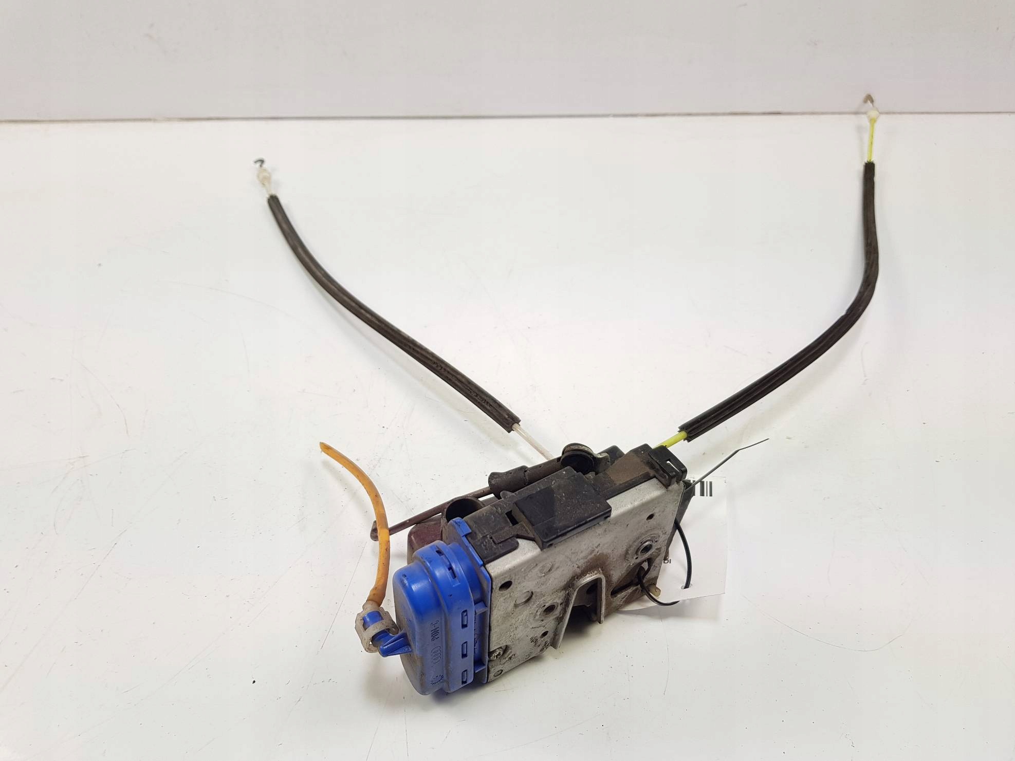 lock door right rear part 8D0839016A AUDI A4 B5