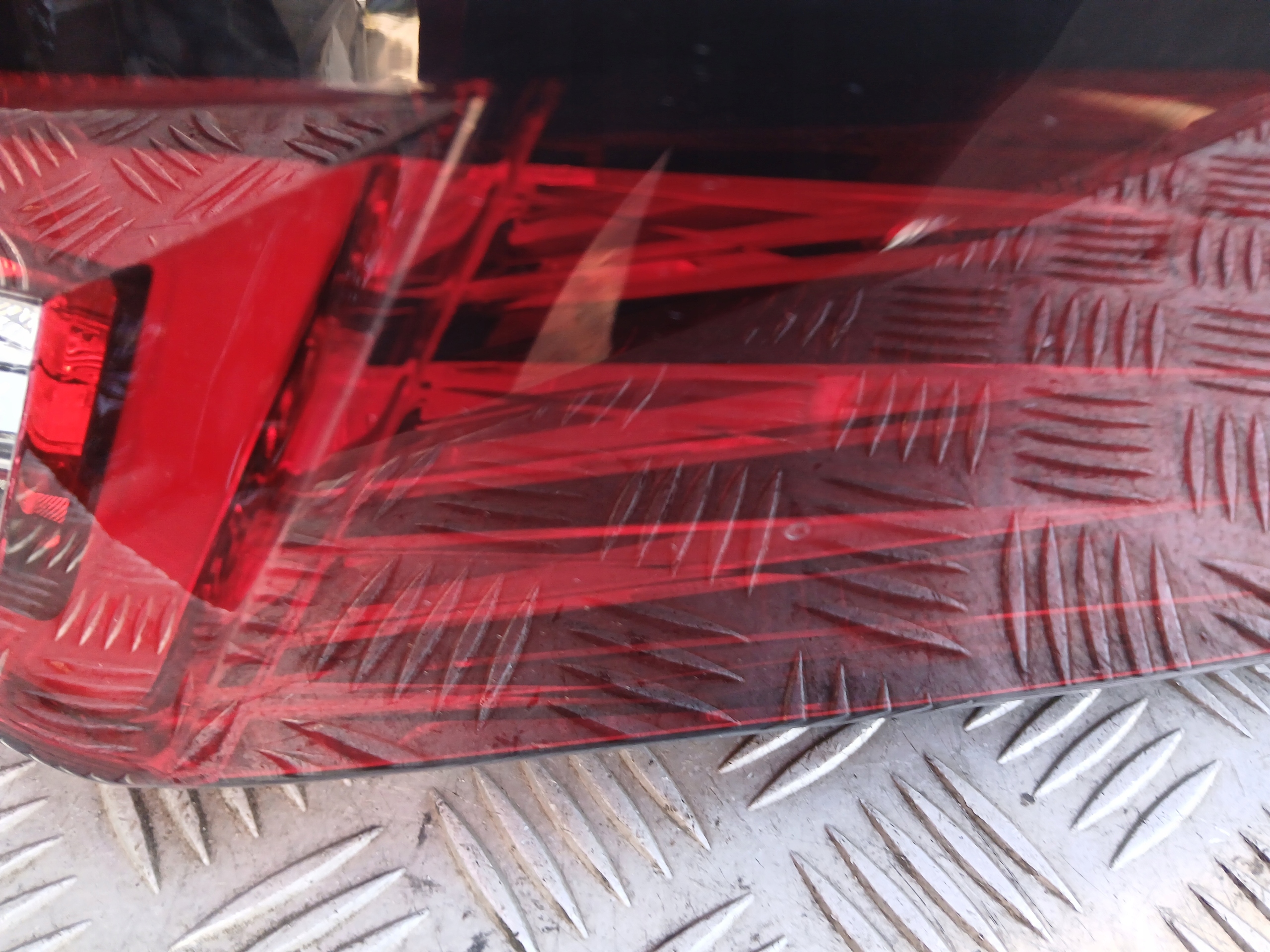 Skoda SuperB IV light left rear part rear 3p0945207