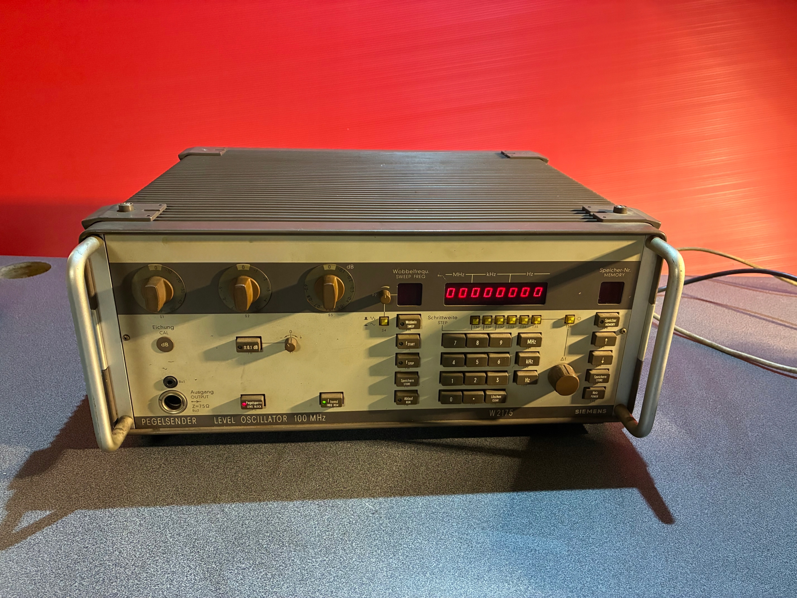 Siemens W2175 Pegelsender Level Oscillator 100MHz RF Generator
