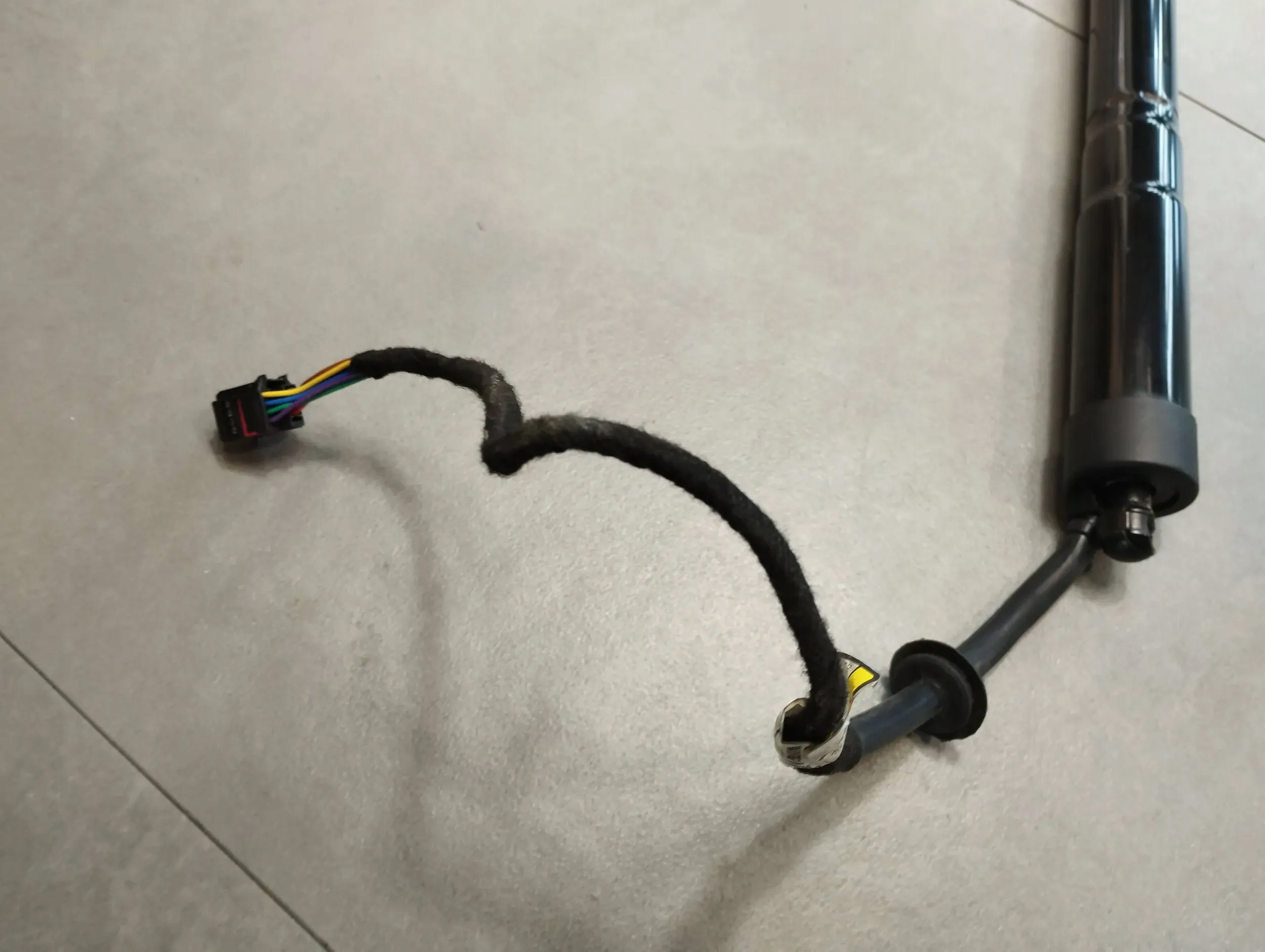 Land Rover Range Rover Sport L320 damper bonnet electrical