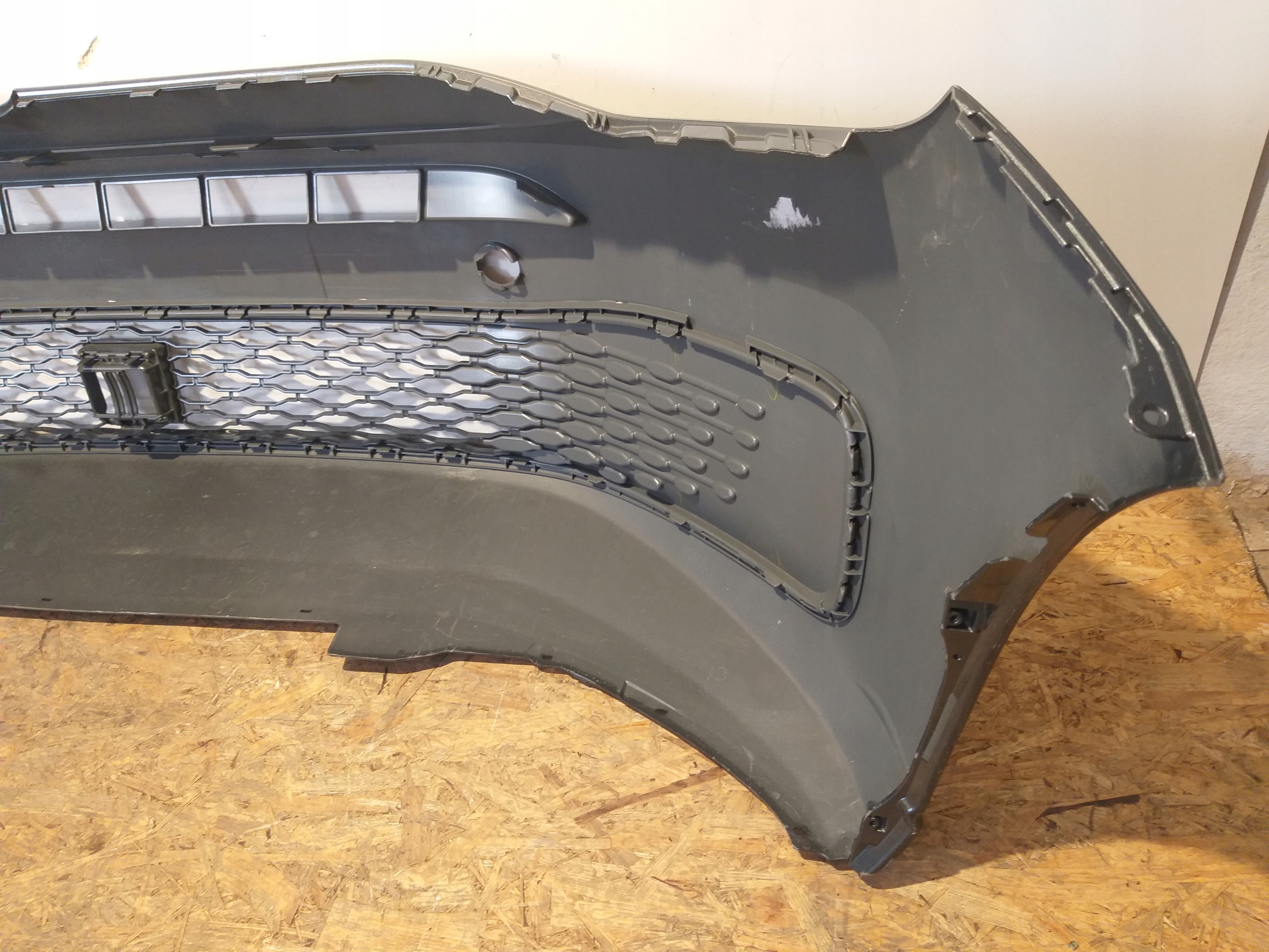 bumper front VW Volkswagen Caddy V 2K7 2K7807221A