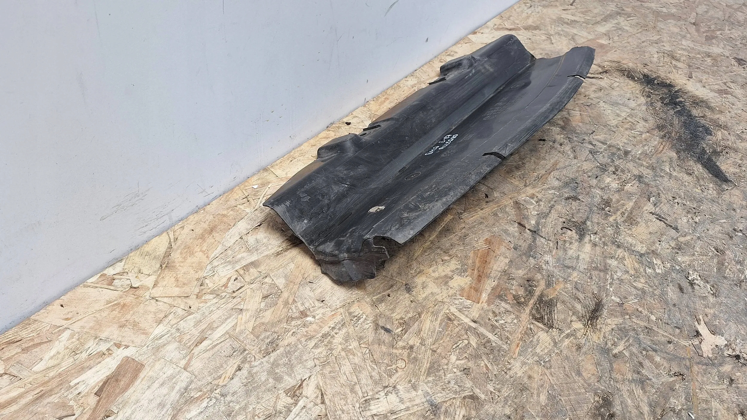 cover covering radiator 7128502 BMW E81 E87
