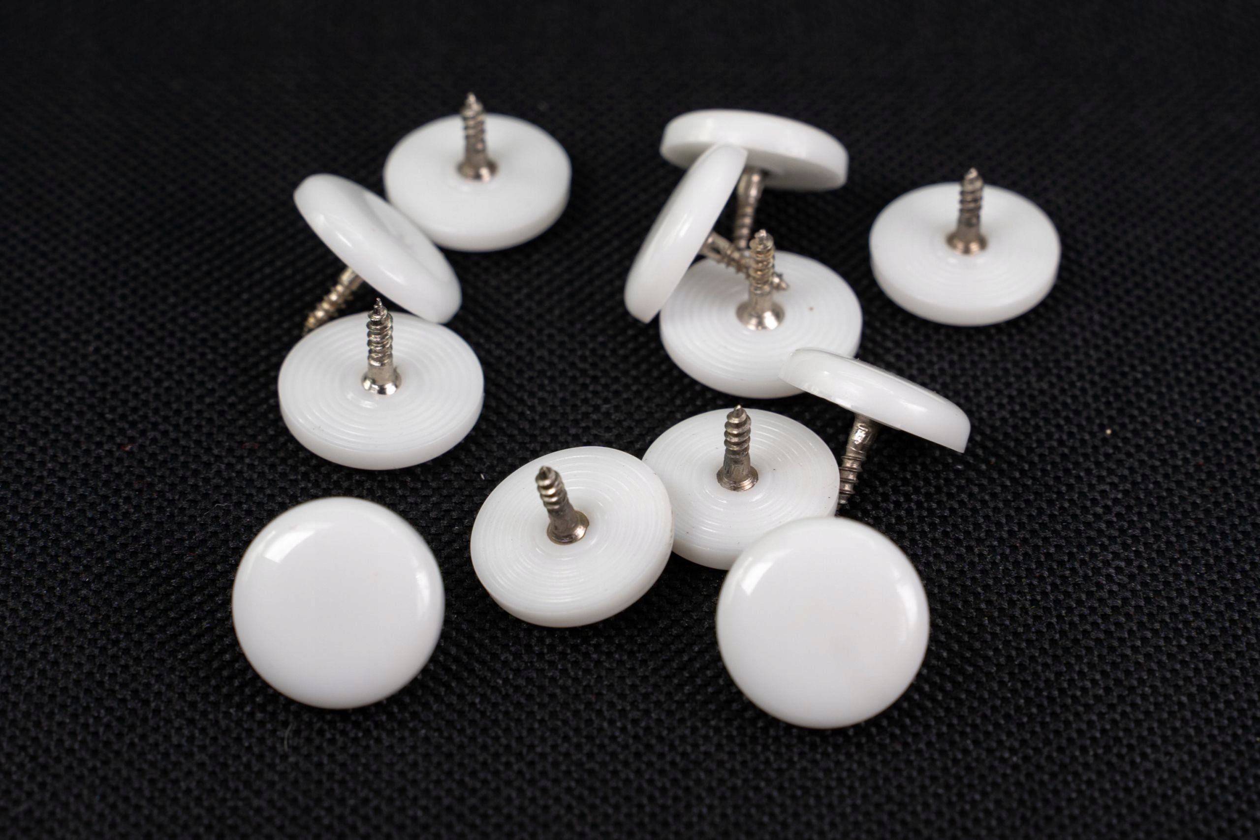 Guzik, guziki do akordeonu BIAŁY GŁADKI 15mm Marka Italy