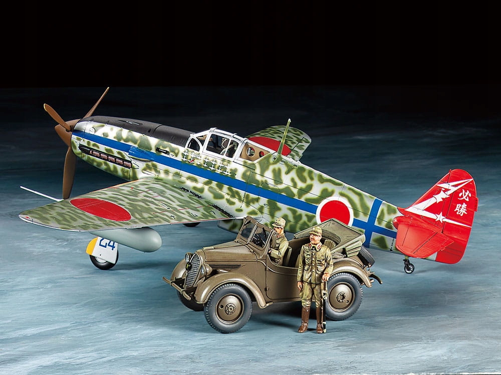 Kawasaki Ki-61-Id Hien (Tony) a 4x4 lehké vozidlo Kurogane Set 1:48 Tamiya