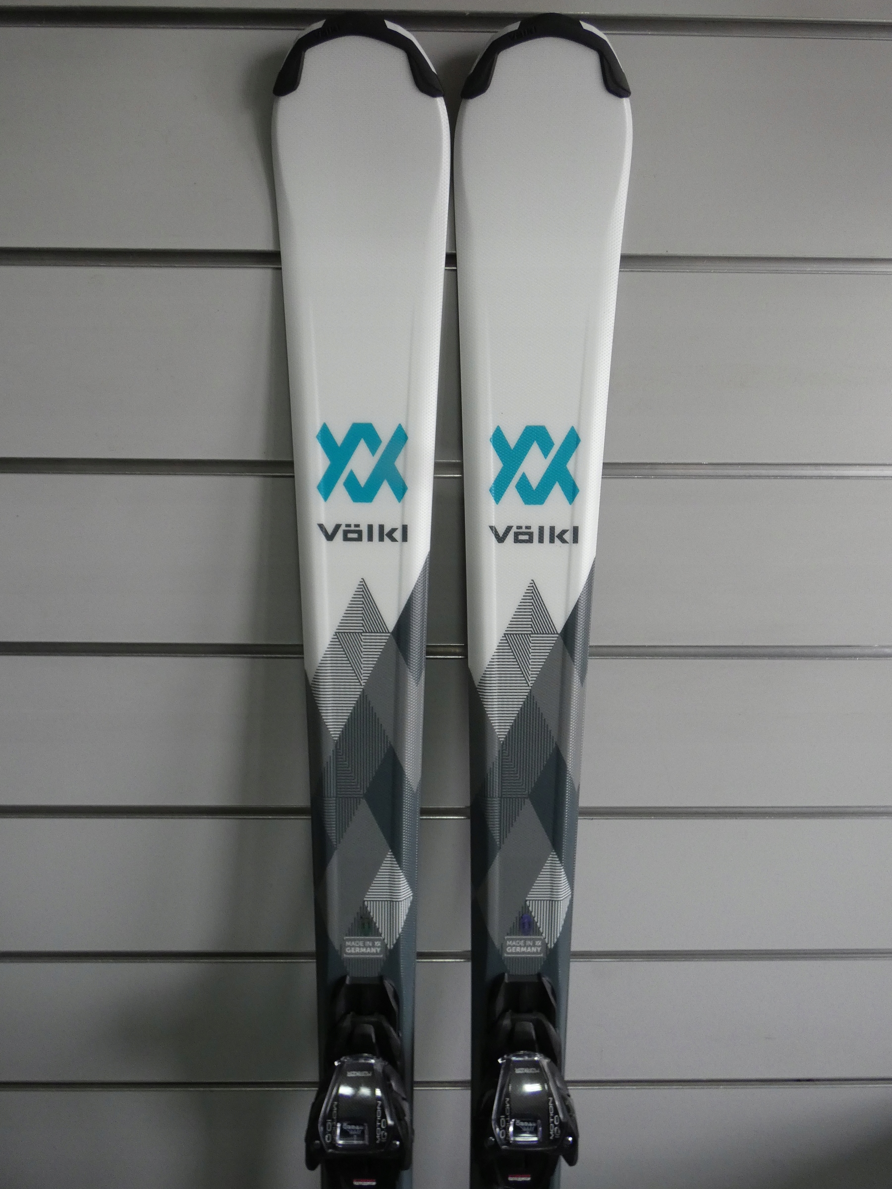 VOLKL DEACON 8.0 2023 /165/ + vMOTION 10 GW Długość nart 165 cm