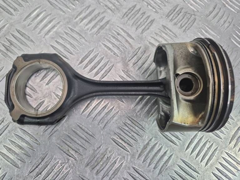 M272.977 piston with connecting rod Mercedes E350 W212 92L88