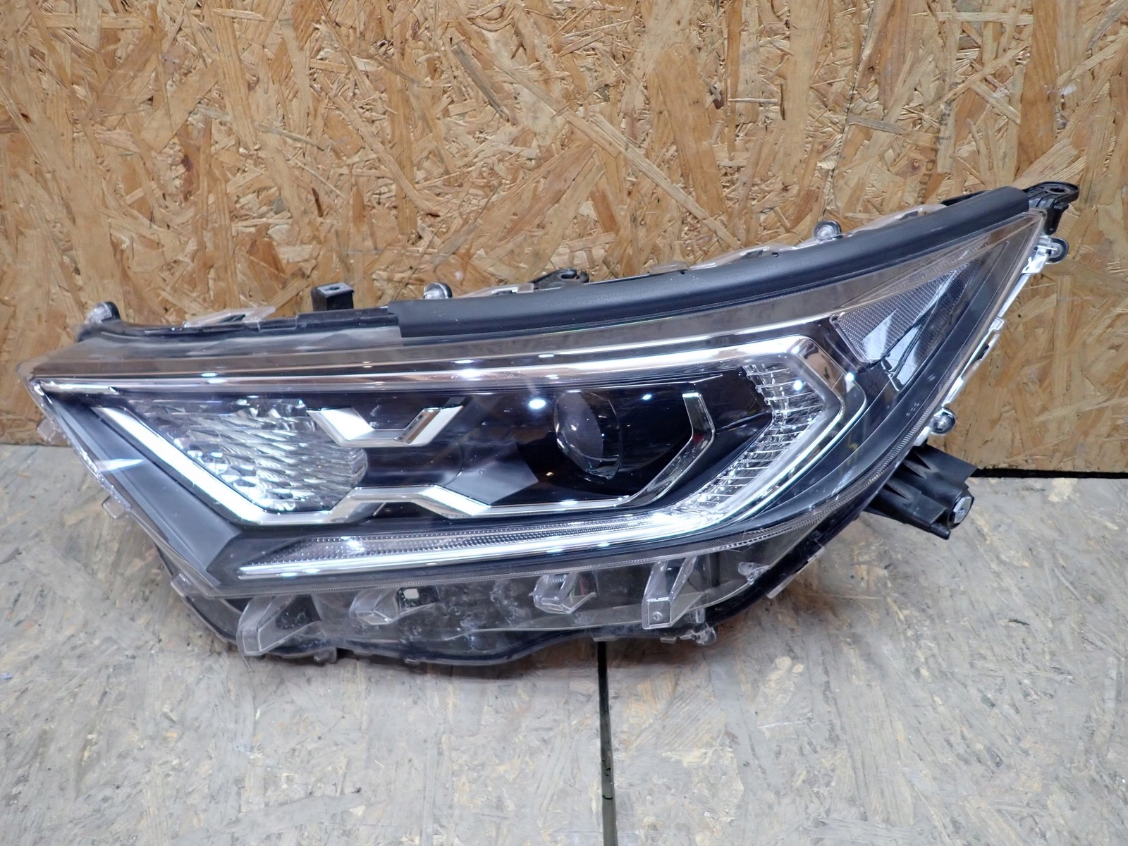 light left REFLEKTOR left FULL LED TOYOTA RAV4 A5 2018-2022R 8118542A30