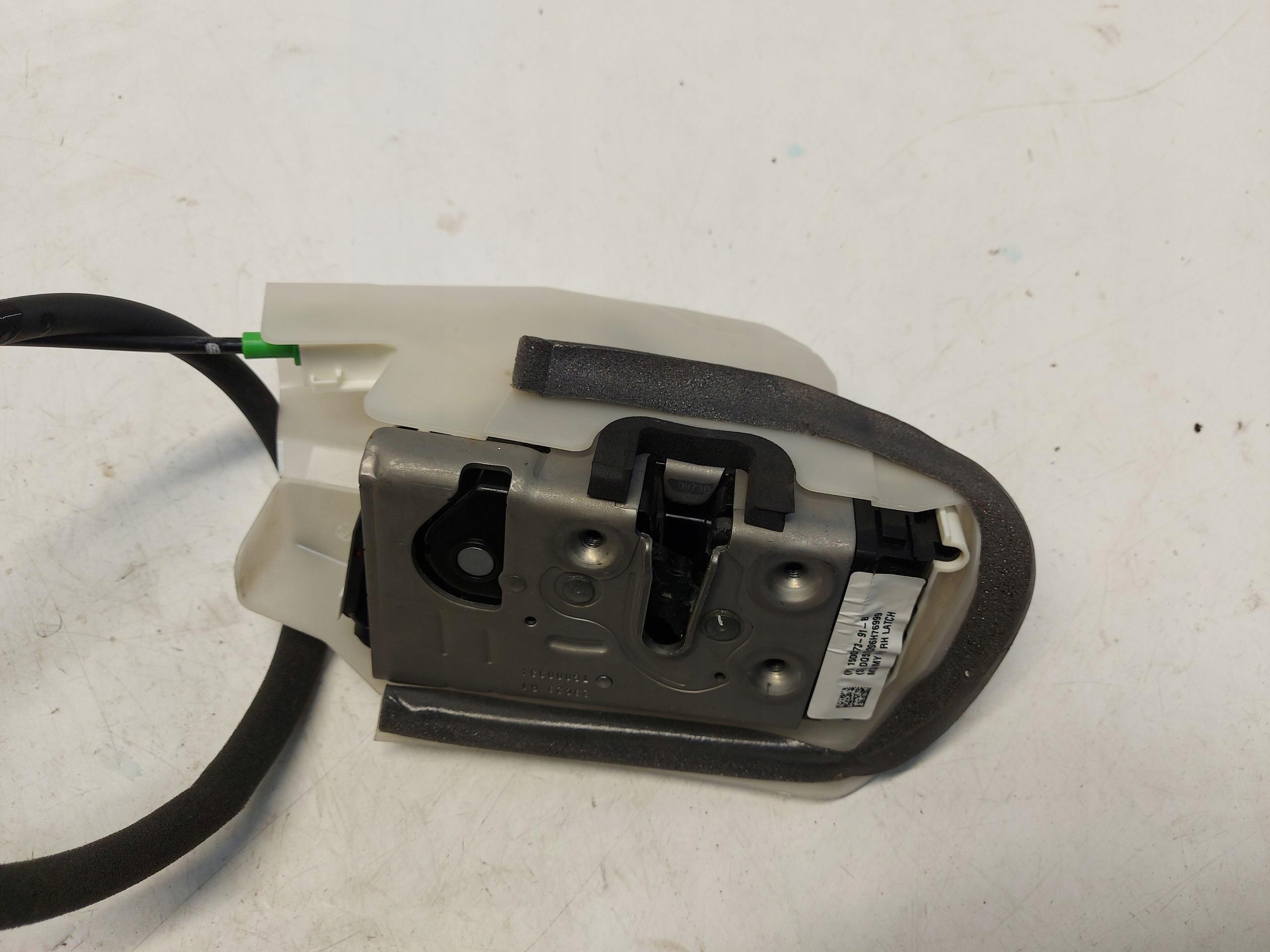 TESLA MODEL Y 2023r lock door front right 7PIN 1500673-91-B