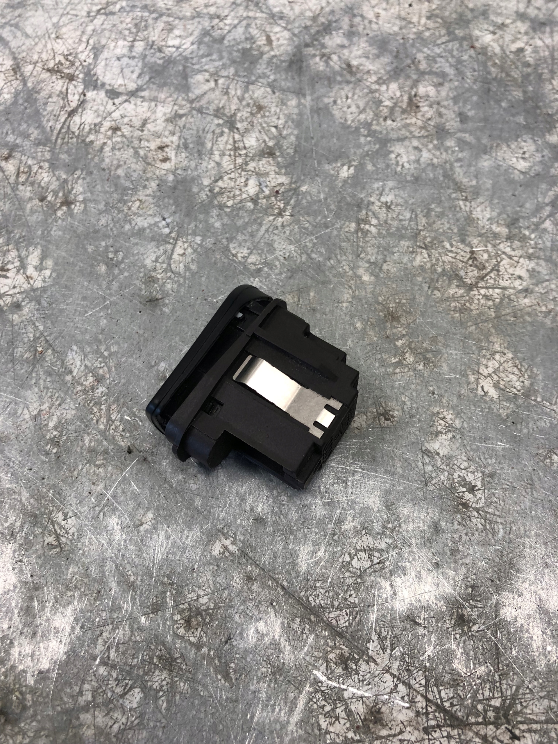 button ASYSTENTA changes supports RUCHU AUDI Q5