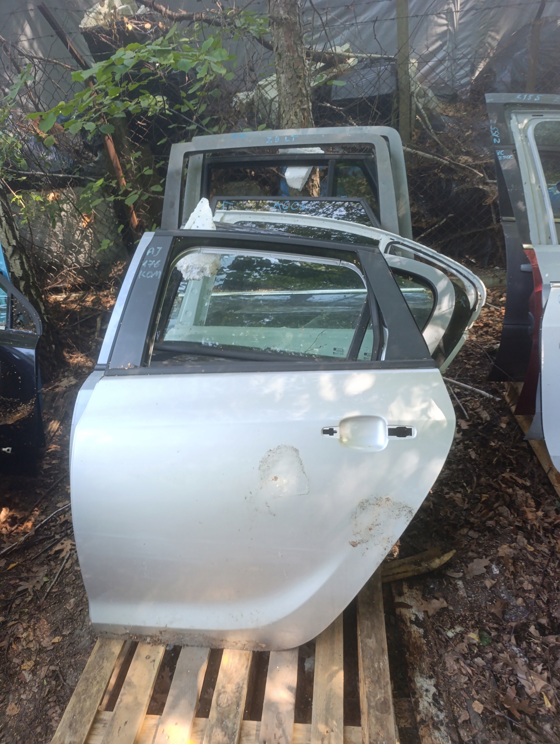 door left rear part left rear. OPEL ASTRA J Z176