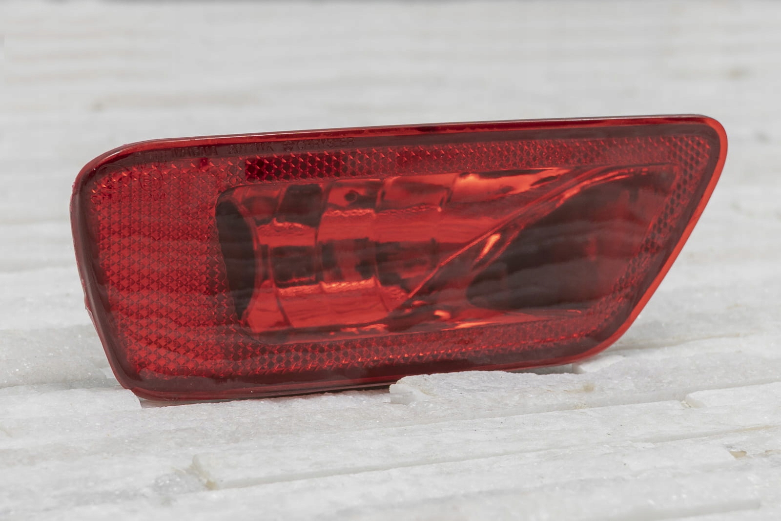 DODGE JOURNEY 11 20 LEWA LAMPA PRZECIWMGIELNA TYL Lamp Type dedicated