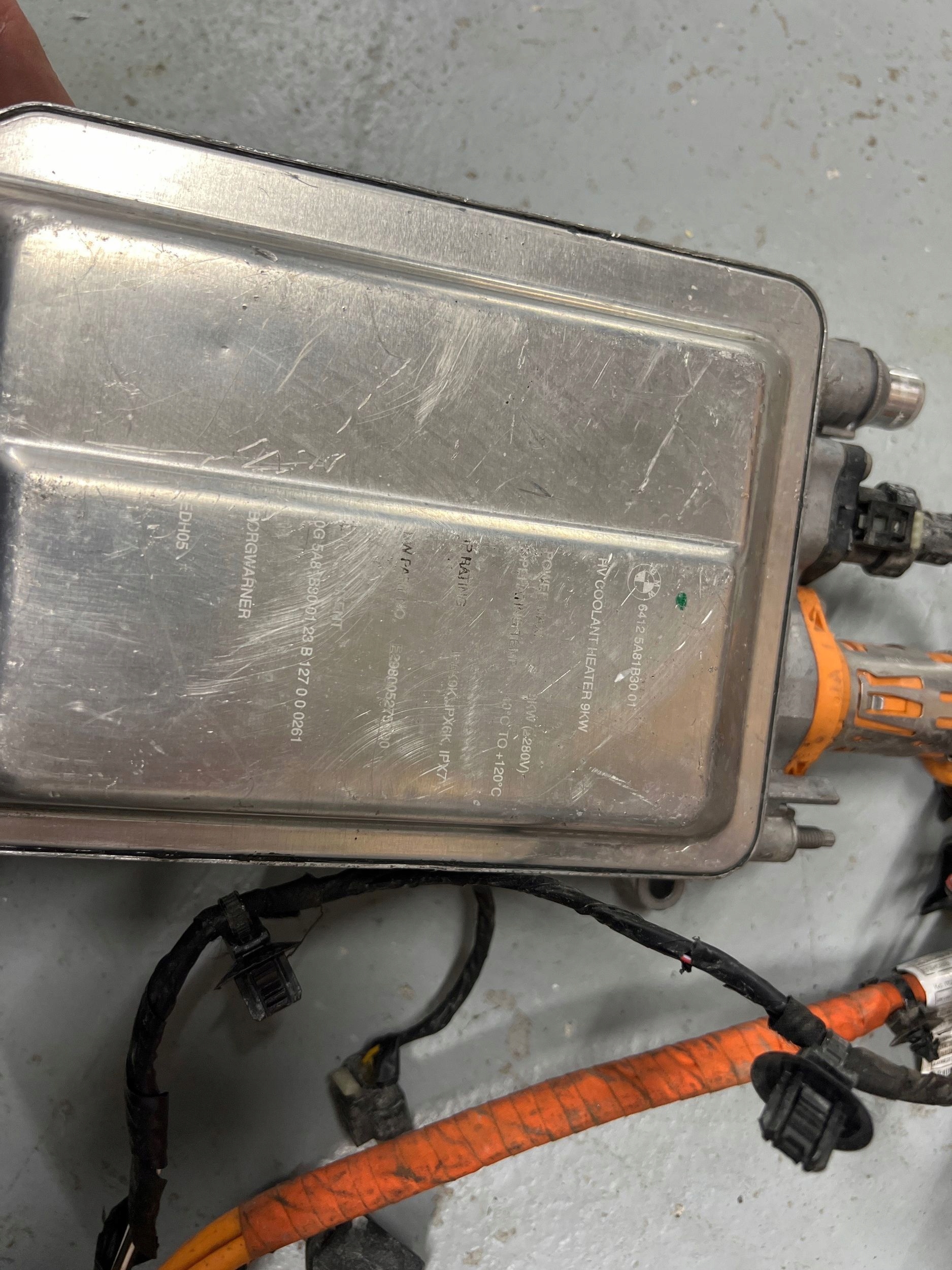 2023 BMW i4 вентилятор 5A81B30