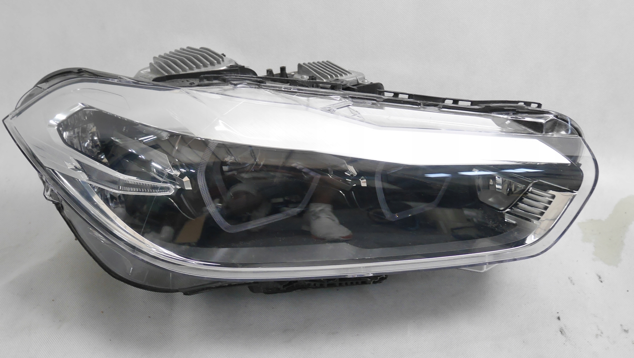 BMW X2 F39 LAMPA KOMPLETNA PRAWA MODUŁAMI 9851982