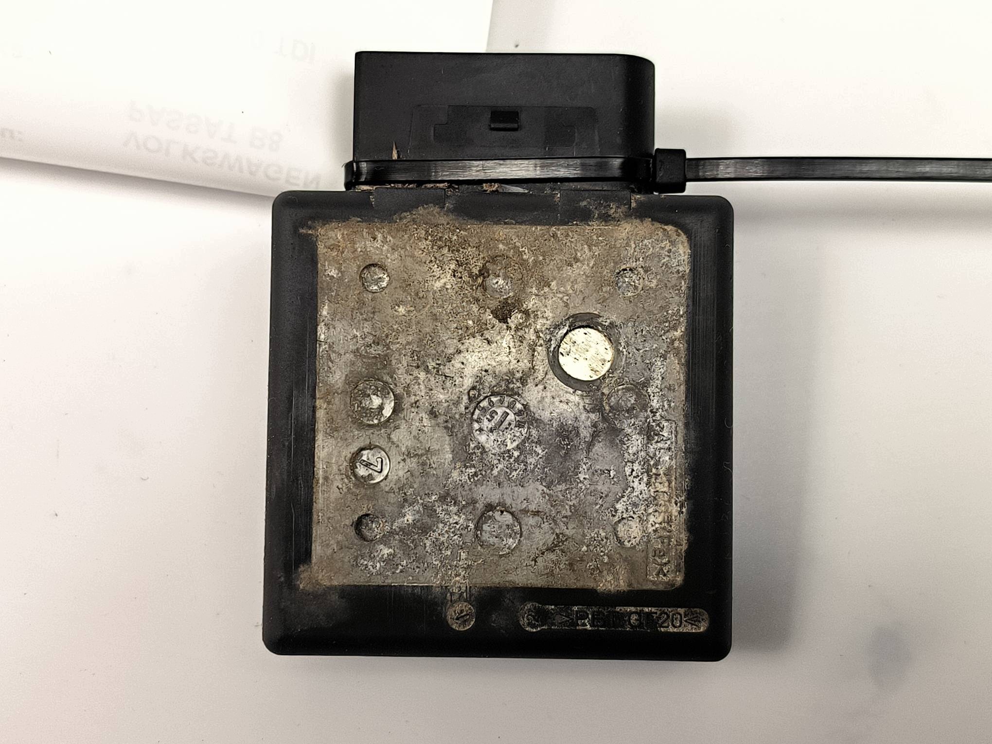 module pompe carburant 5Q0906121F VOLKSWAGEN PASSAT B8