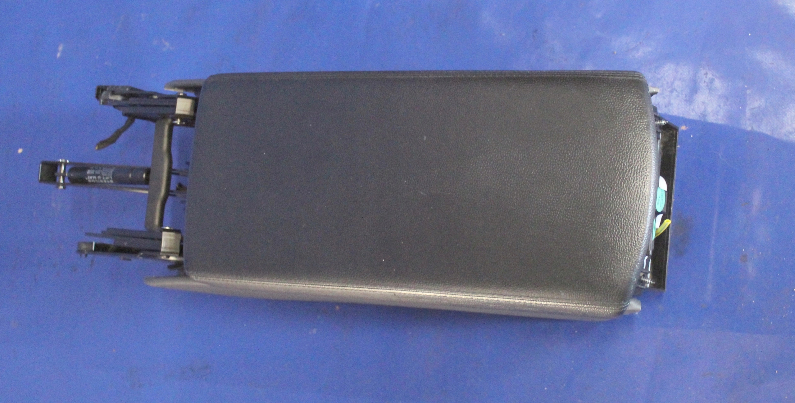 PODŁOKIETNIK MERCEDES SL R230