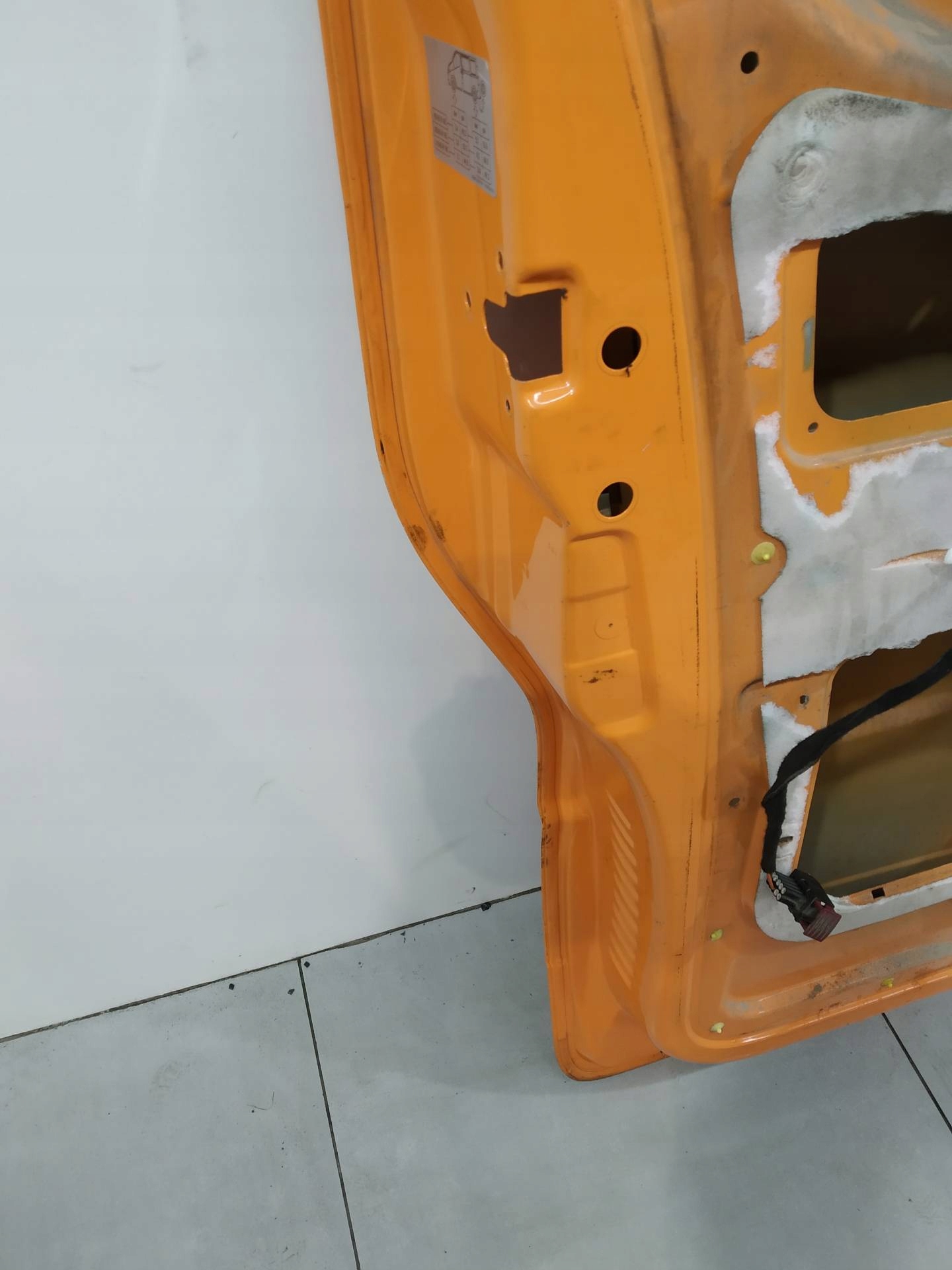 door left front POMARANCZOWE Opel Vivaro and (2001-2014)