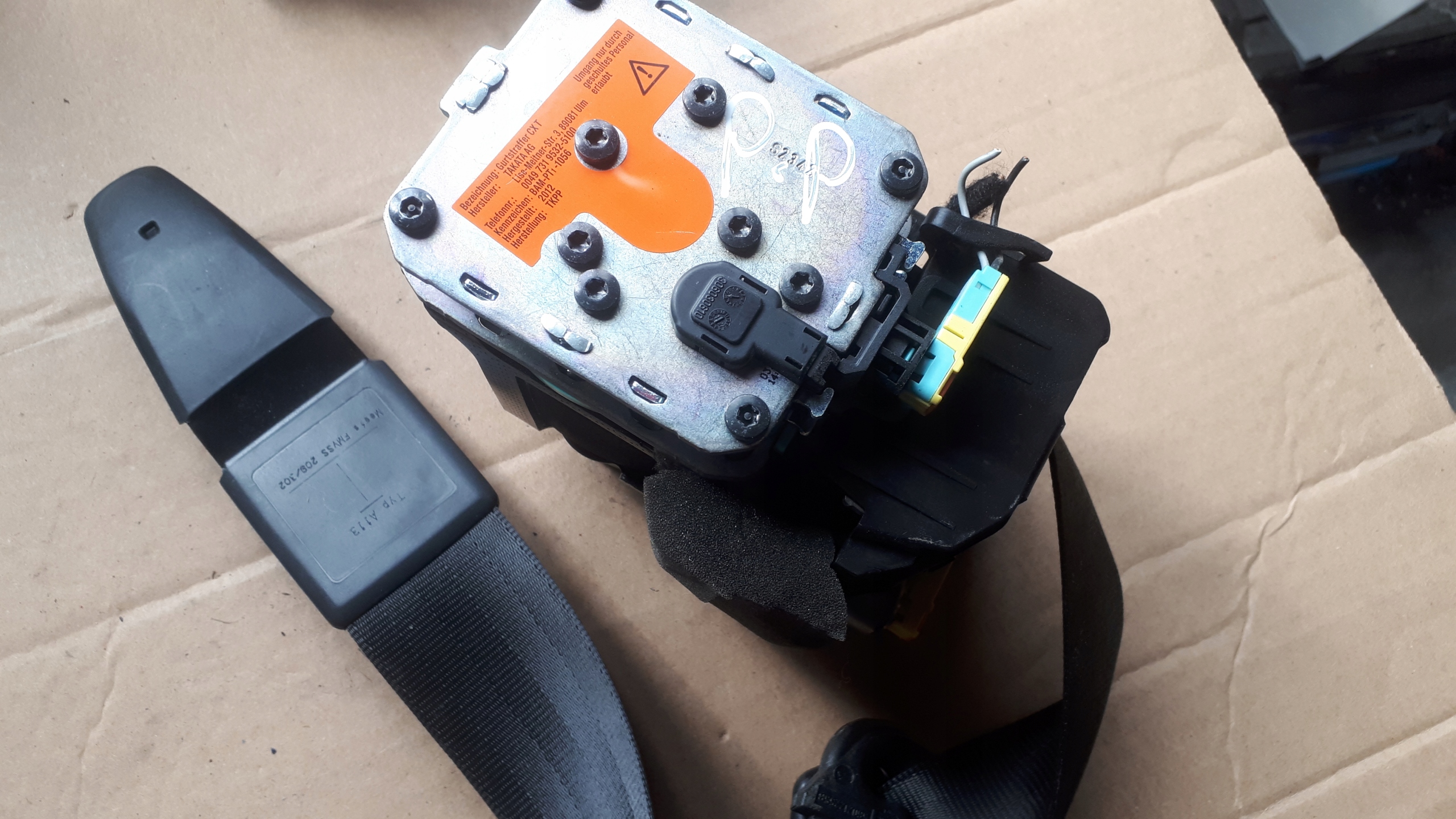 S4 B8 LIFT A4 tension belt safety right front