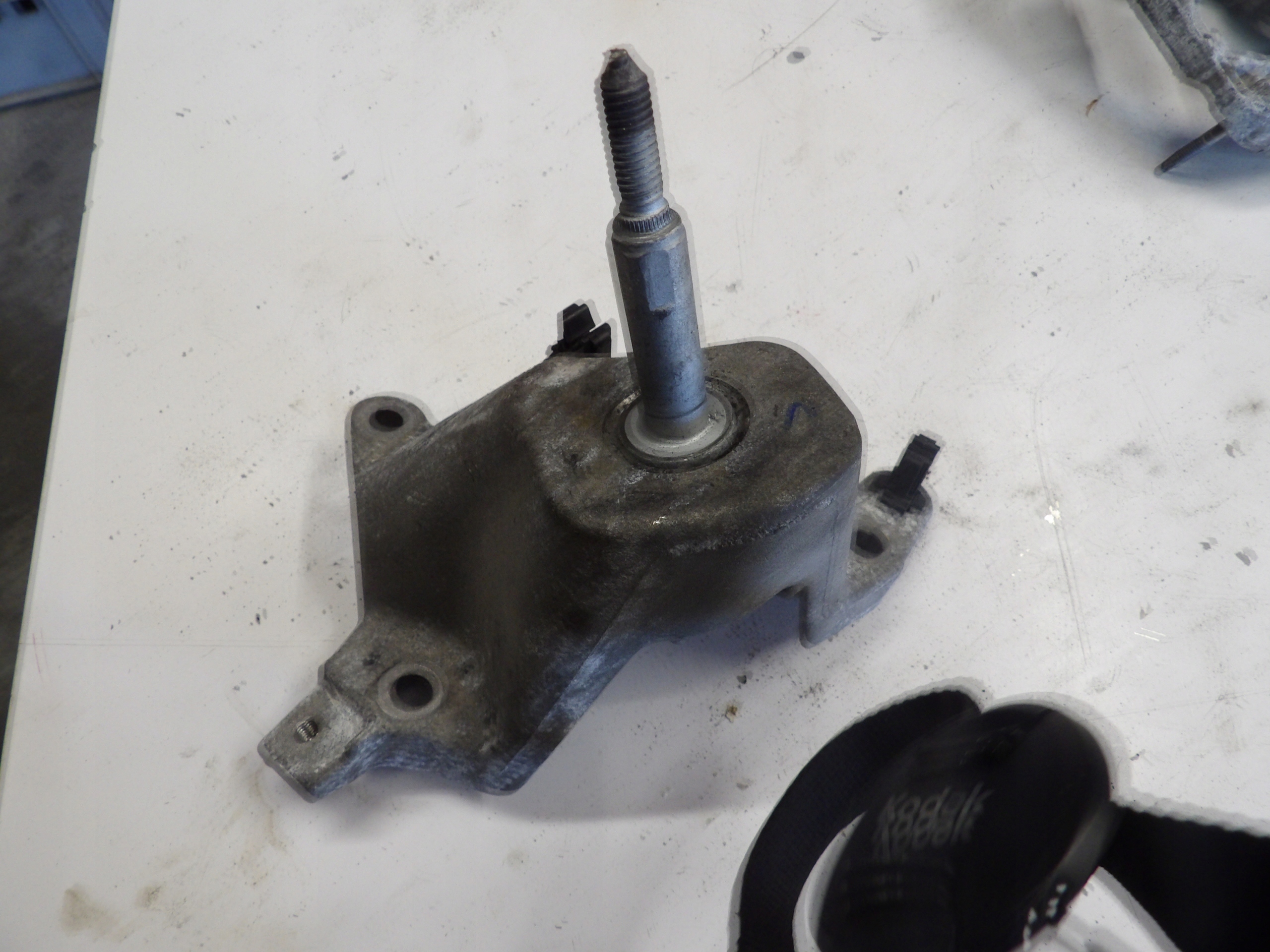 ŁAPA MOCOWANIE RENAULT 112531366R