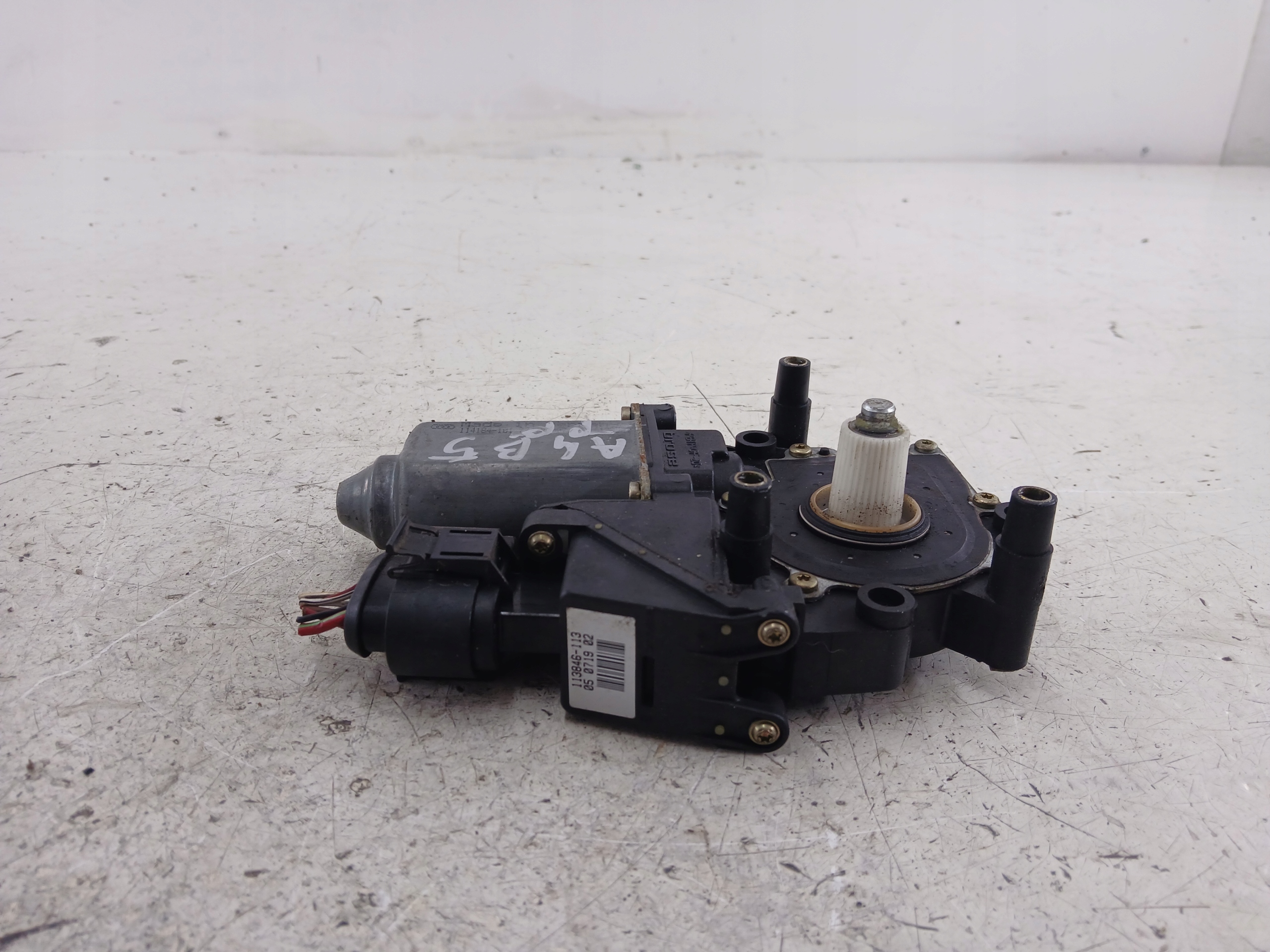 AUDI A4 B5 mini motor windows right front 8D0959802D