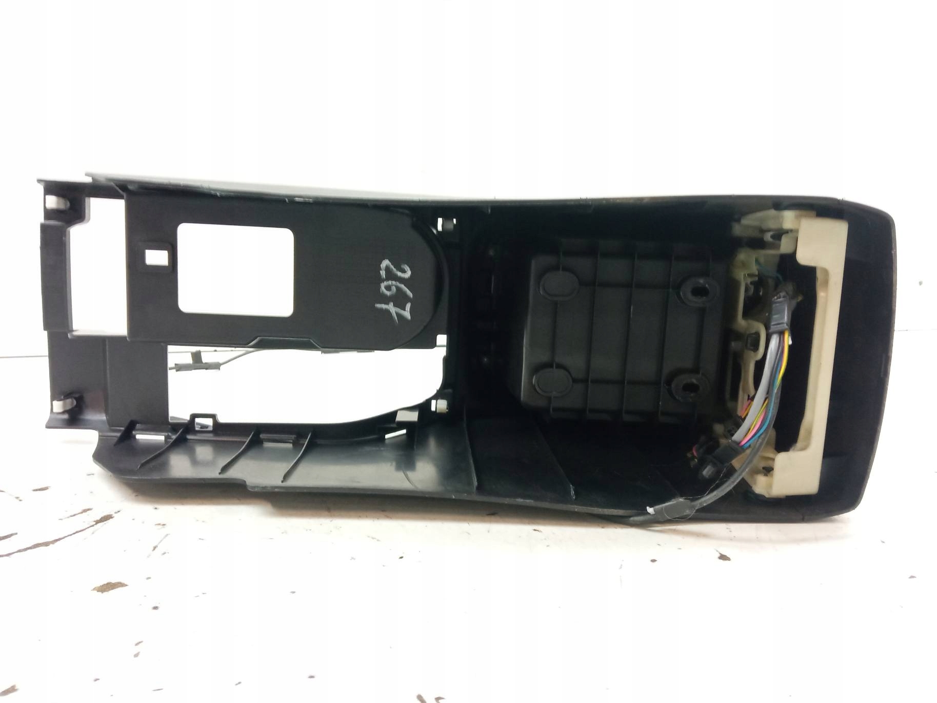 TUNEL central armrest passenger compartment USB Mitsubishi Outlander II (2005-2013)