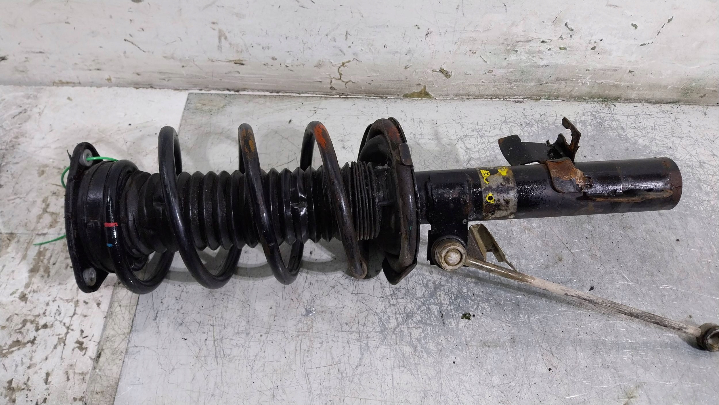 shock absorber left front 3M51-18K001-CCJ FORD C-MAX MK1 FOCUS MK2