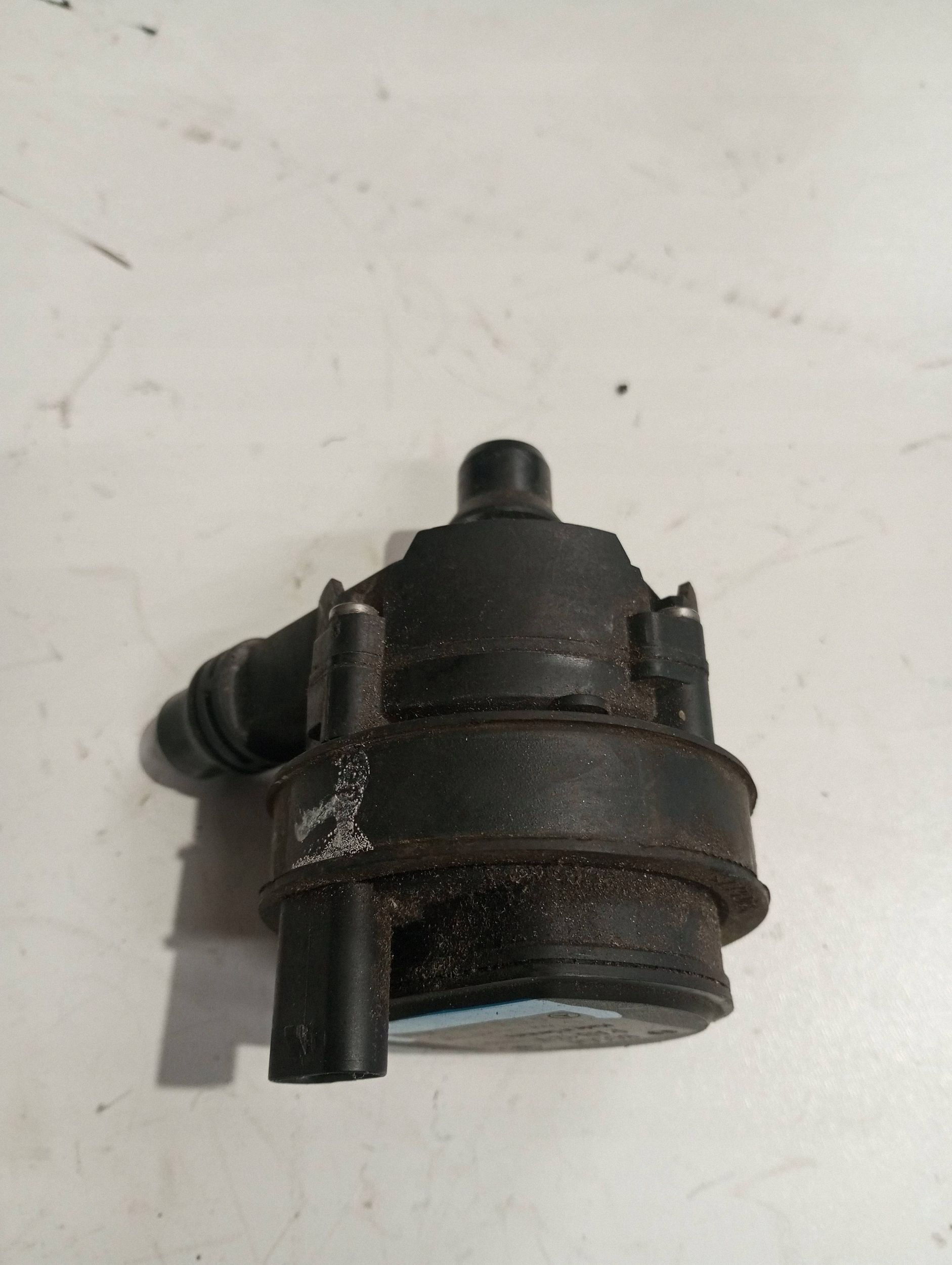 supplementary water pump MERCEDES A0005005400