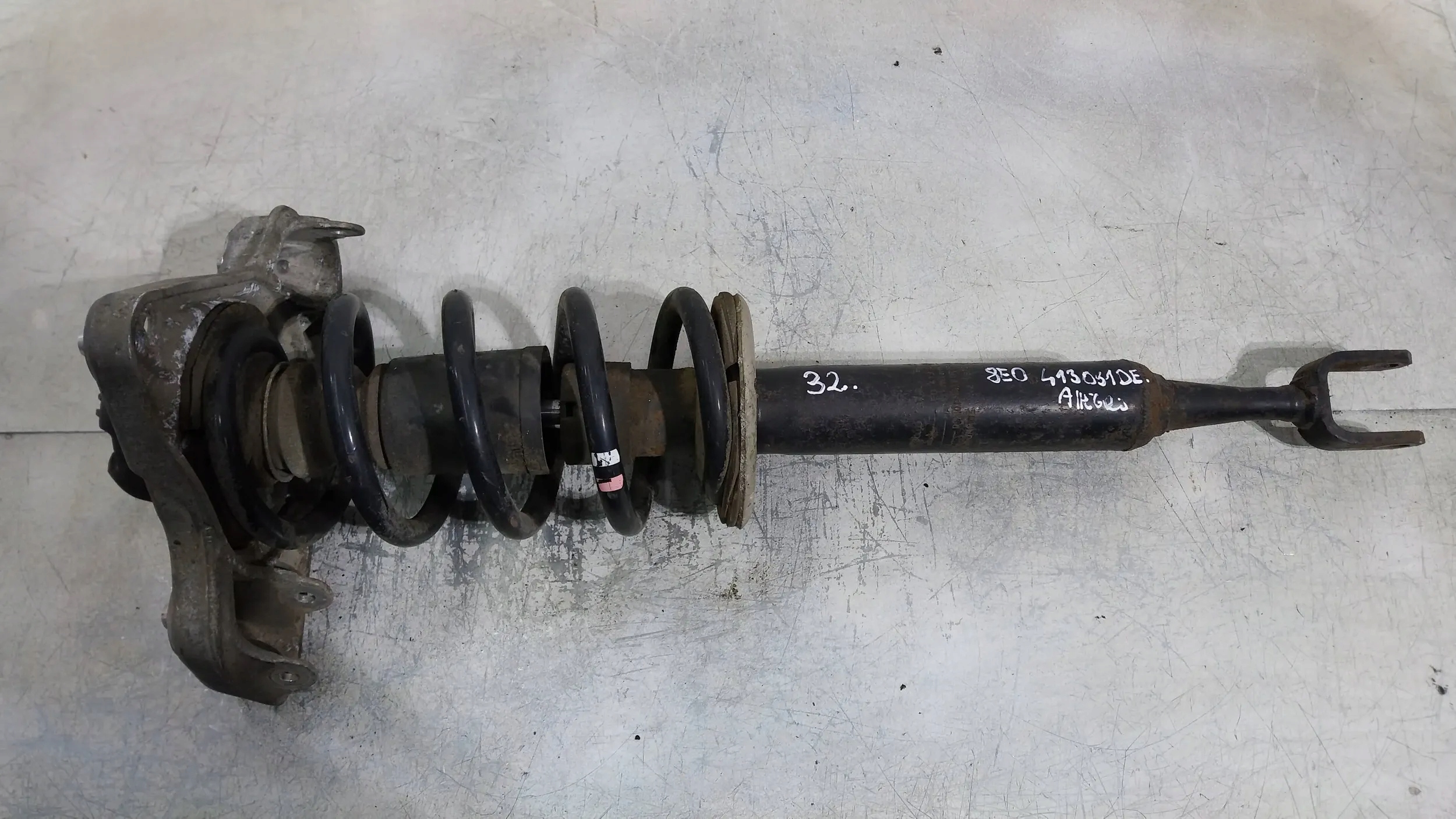 shock absorber McPherson front right 8E0413031DE Audi A4 B7