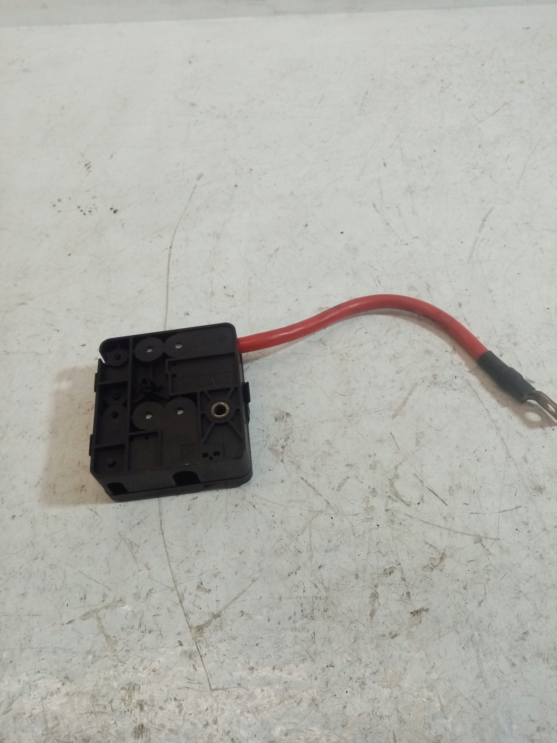 terminal ROZDZIELACZ PRADU BMW E46 COMPACT 61138374986