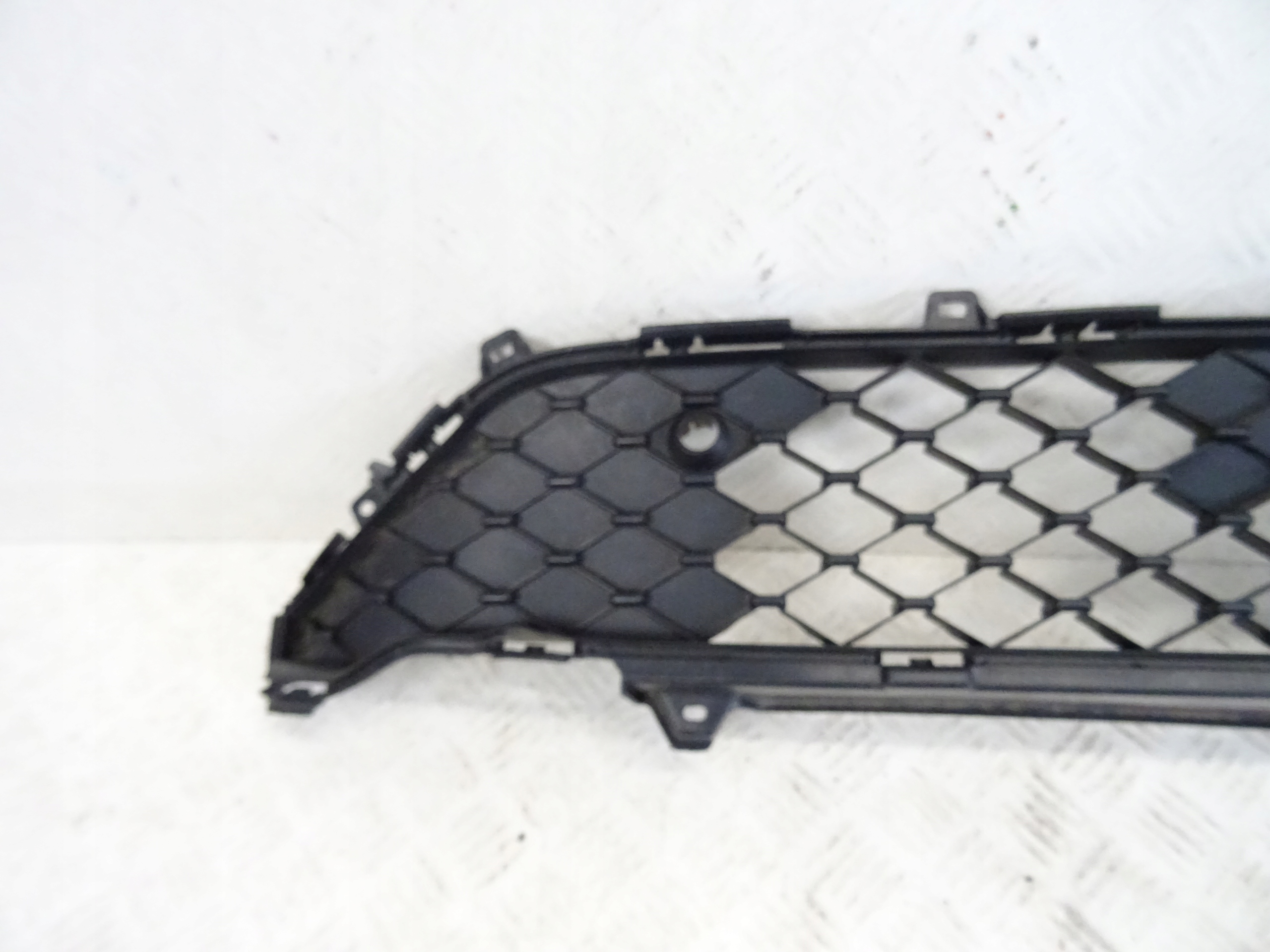 grid of a bumper front front HONDA HRV III 71151-3M0