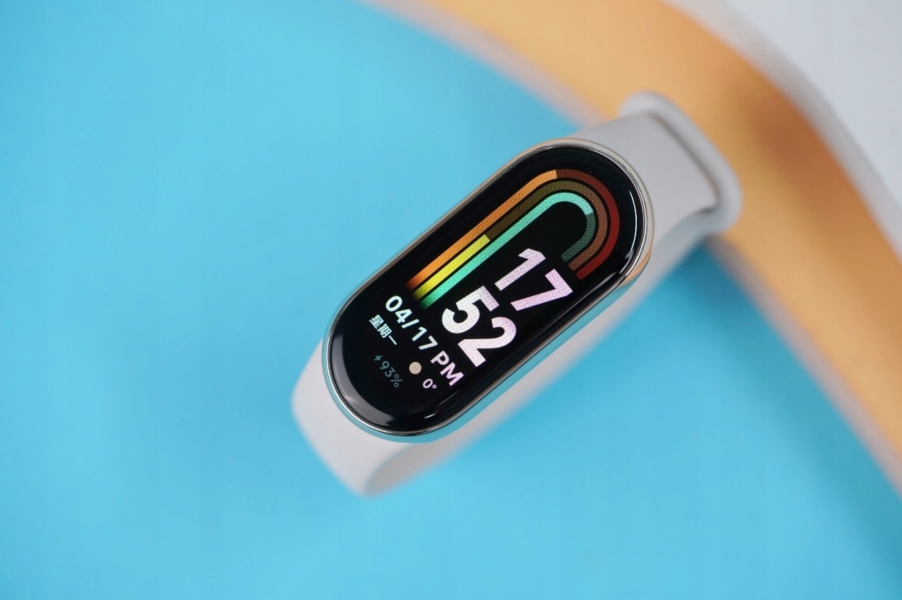 Opaska Xiaomi Mi Smart Band 8 Jasne złoto 2023 Złącza brak