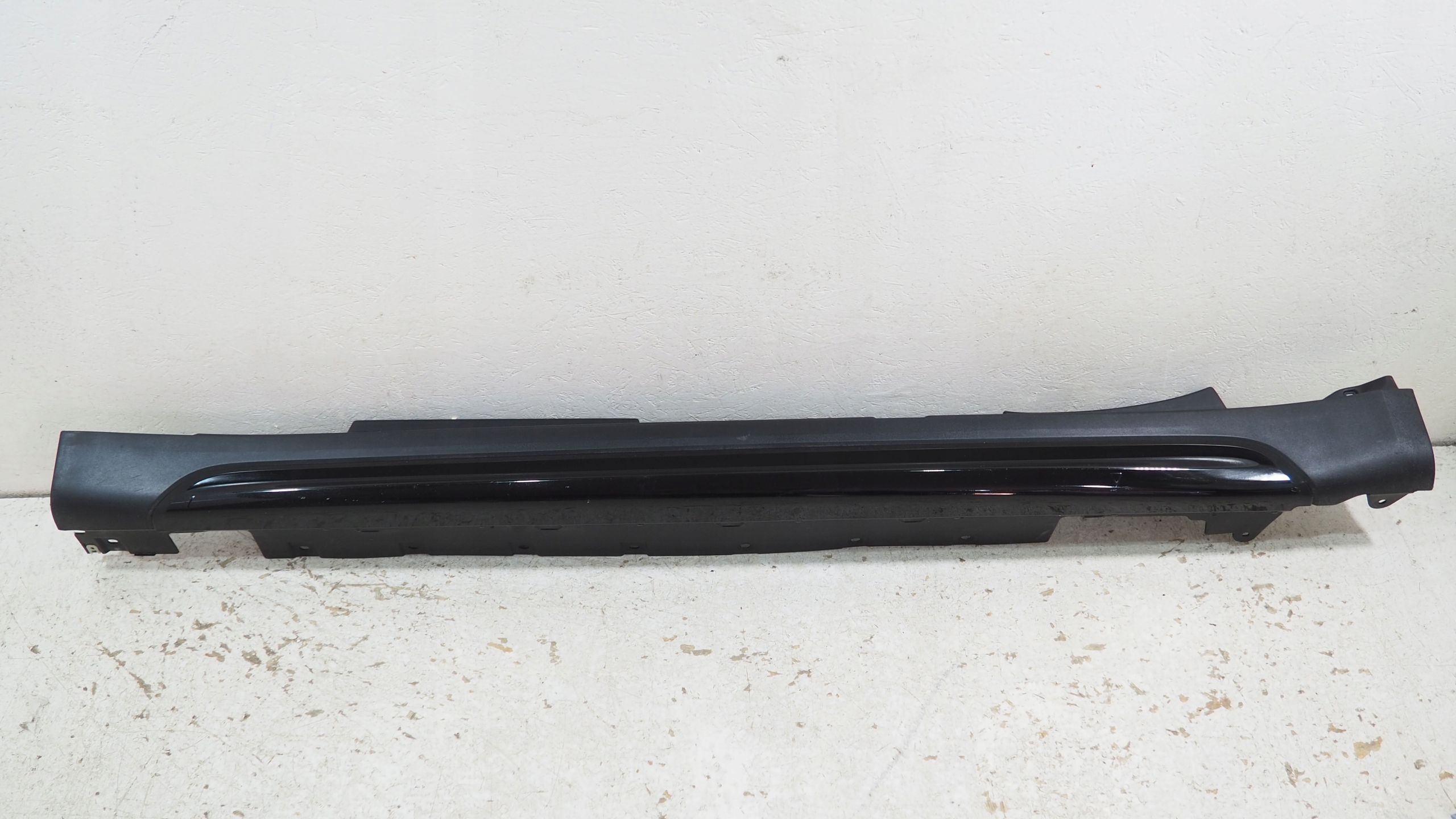 Mini Countryman F60 moulding threshold left 7467695