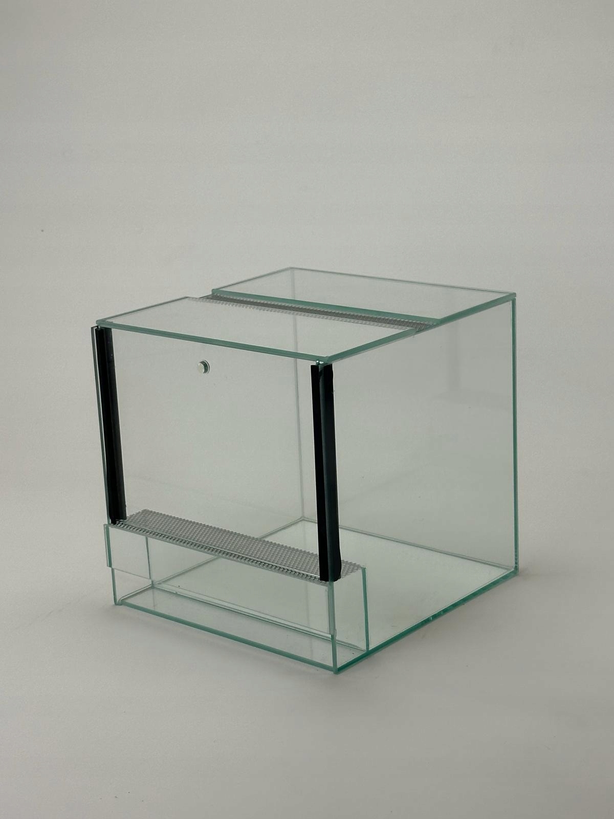 Skleněné terárium s ventilací 25x25x25 posuvné dveře, 15 l