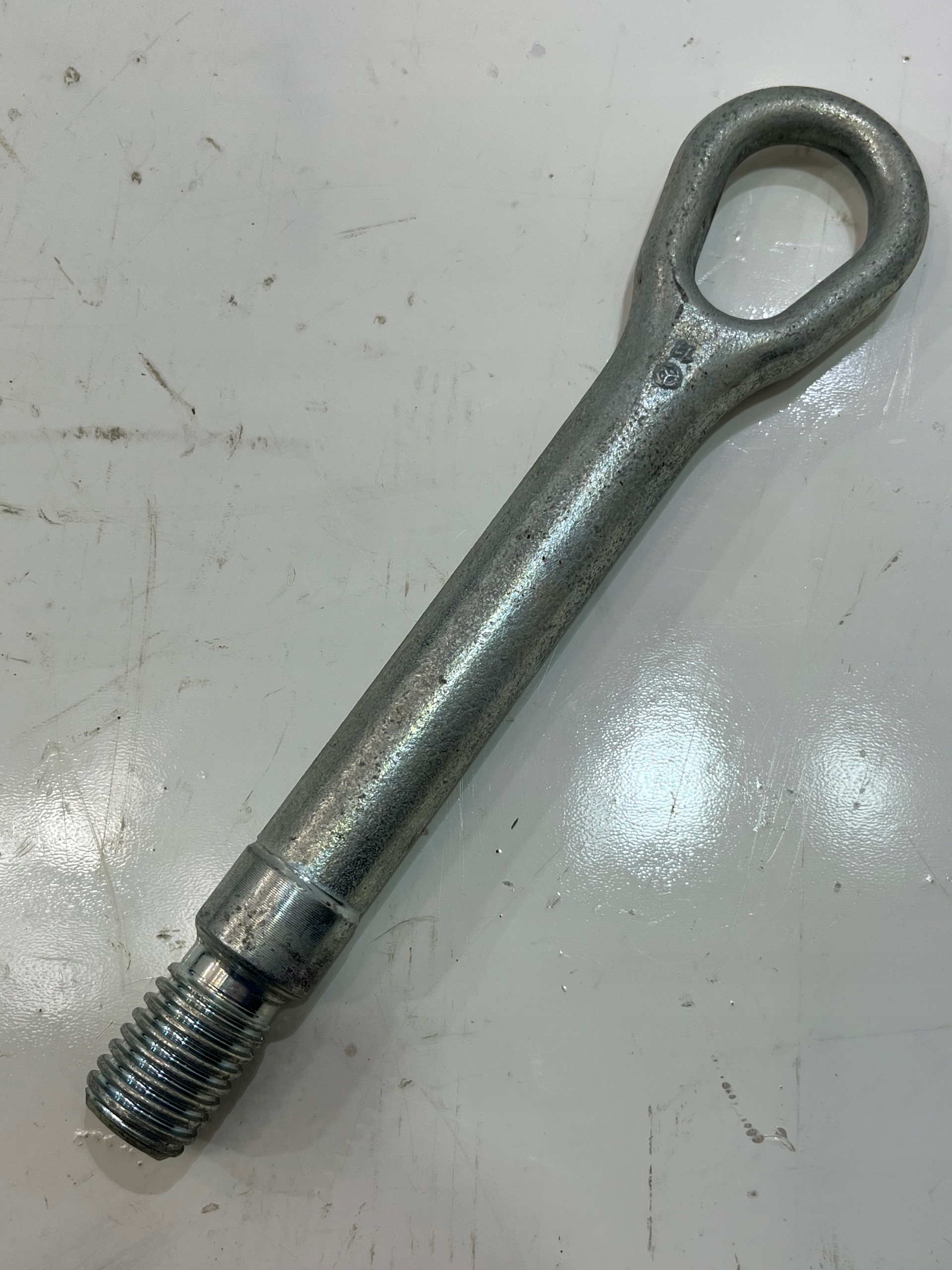 888.112.132 - Буксирувальний гак Mercedes W204