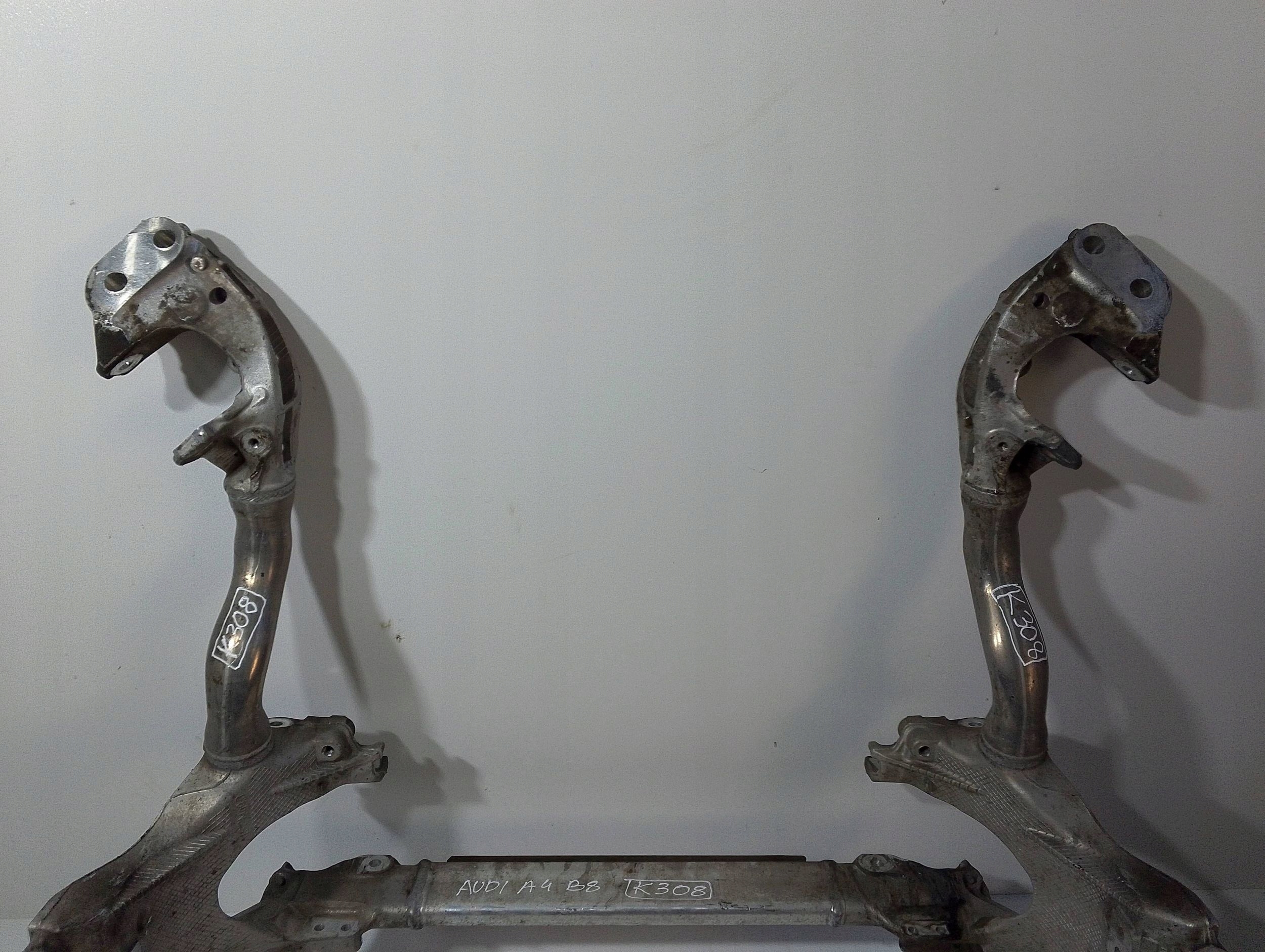 Audi A4 S4 B8 8K A5 8T axle beam front 8K0399315 (K308)