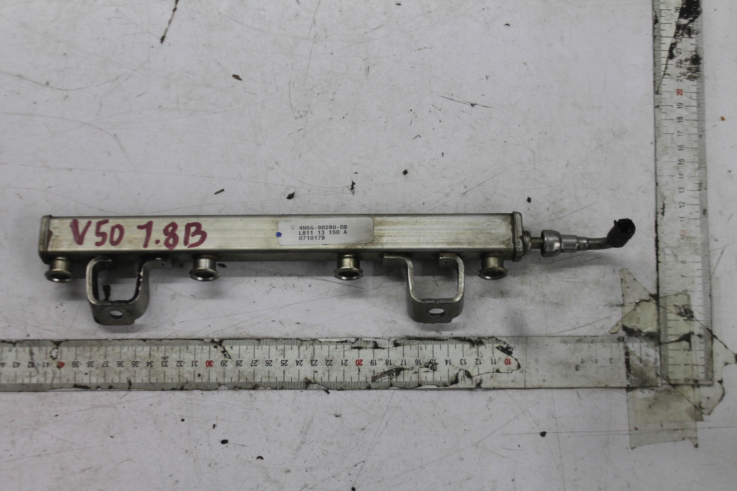 RAMPE INJECTION 4M5G-9D280-BD V50 1.8 16V 04-12