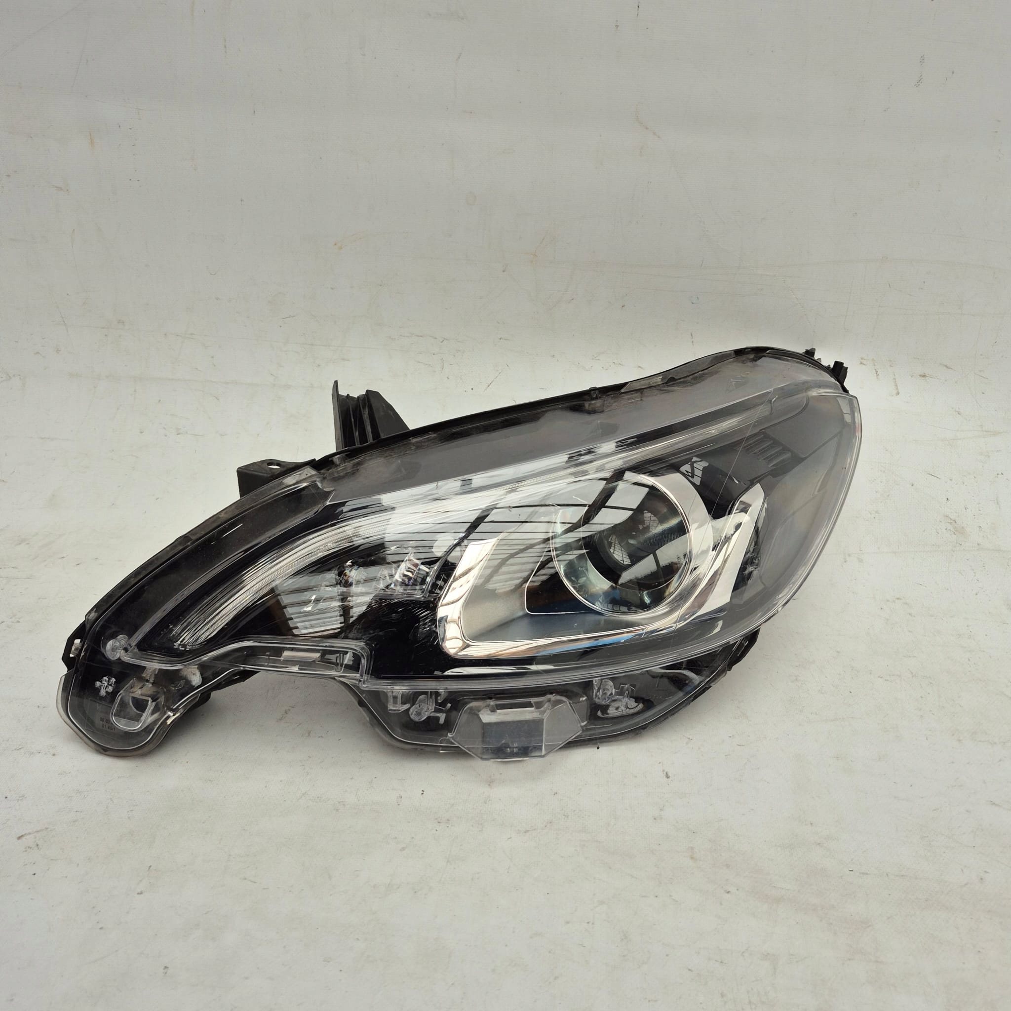 PEUGEOT 108 light left front front lens 81150-0H150