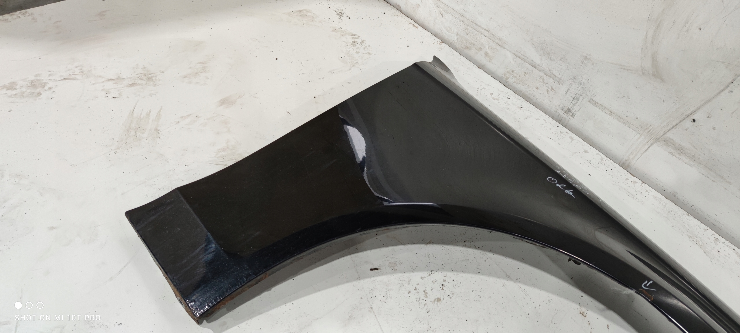 fender right front AUDI A4 B8 2008-2011 LY9B *