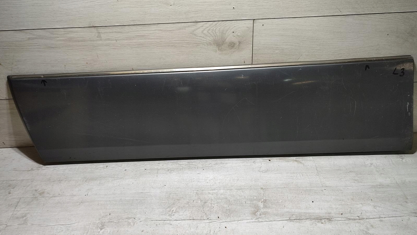 moulding door left front Mercedes w124
