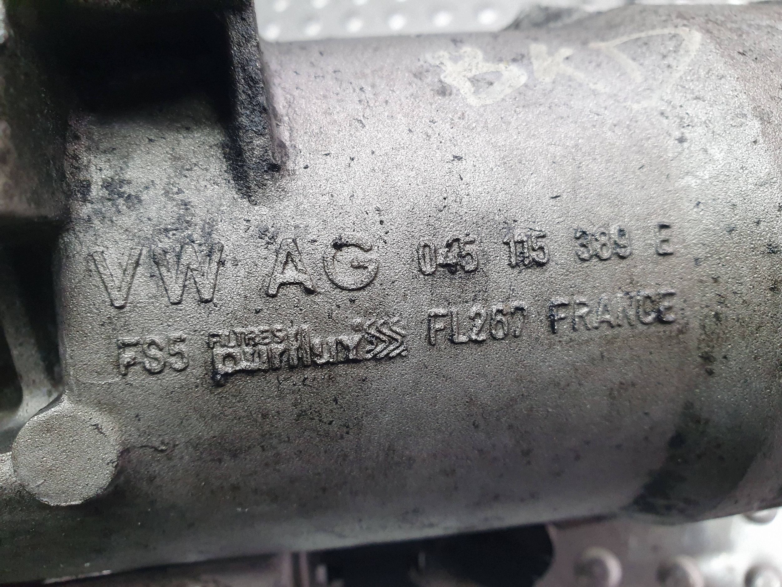 ölfiltergehäuse 045115389E GOLF V A3 8P PASSAT B6 LEON II 2.0TDI BMM