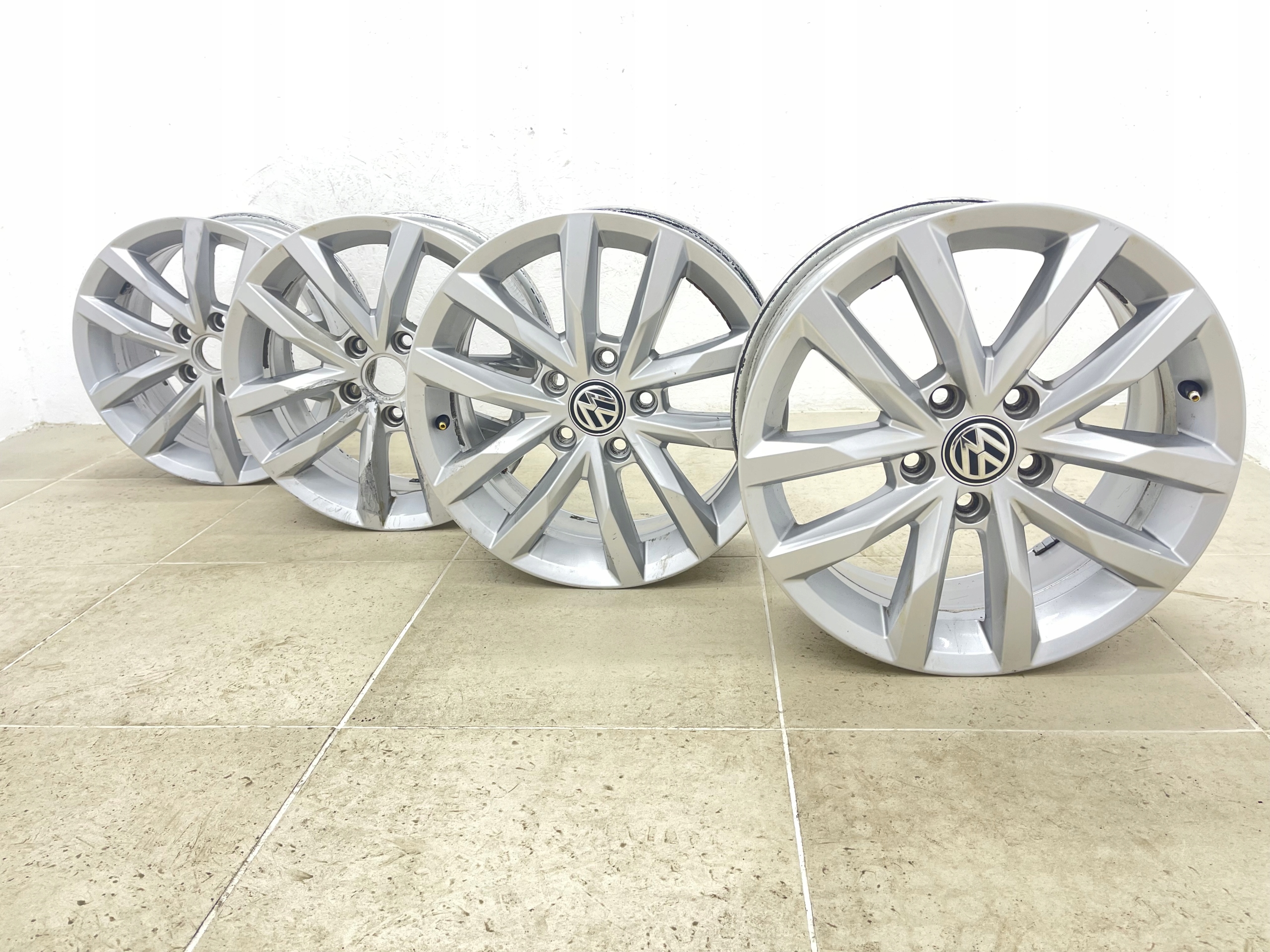 4X discs disc R16 VW PASSAT B8 3G 6.5J ET41 3G0601025
